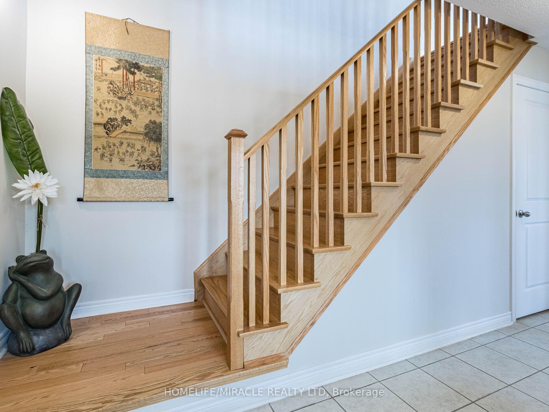 Photo 7 of 43 Finegan Circle, Brampton, Northwest Brampton — HOMEH