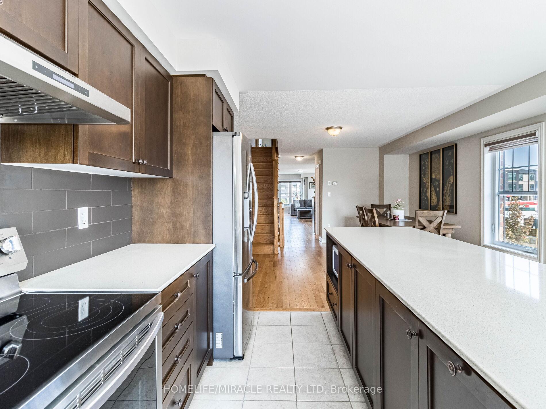 Photo 17 of 43 Finegan Circle, Brampton, Northwest Brampton — HOMEH