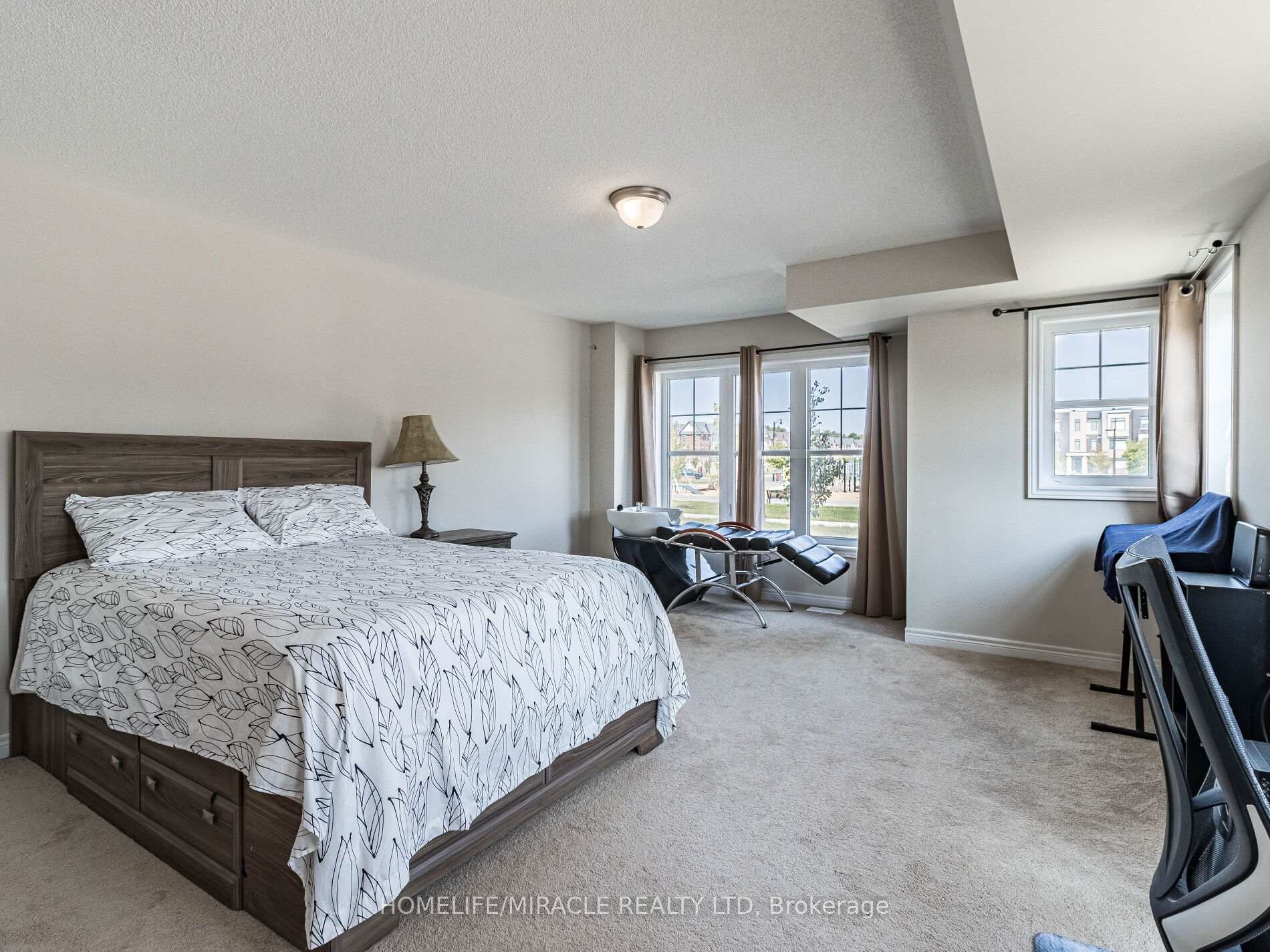 Photo 15 of 43 Finegan Circle, Brampton, Northwest Brampton — HOMEH