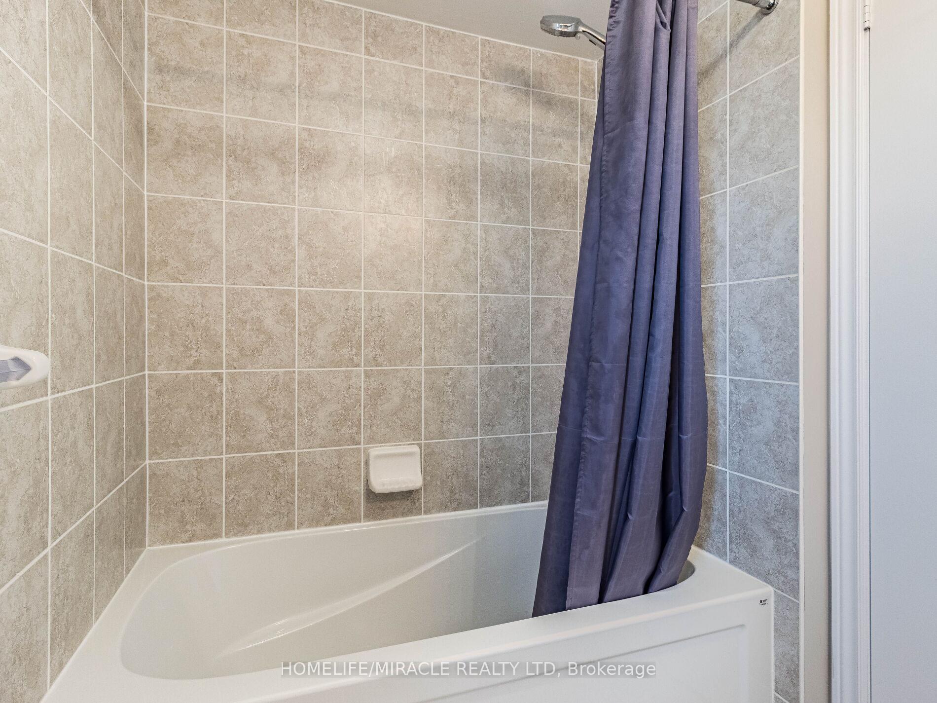 Photo 22 of 43 Finegan Circle, Brampton, Northwest Brampton — HOMEH