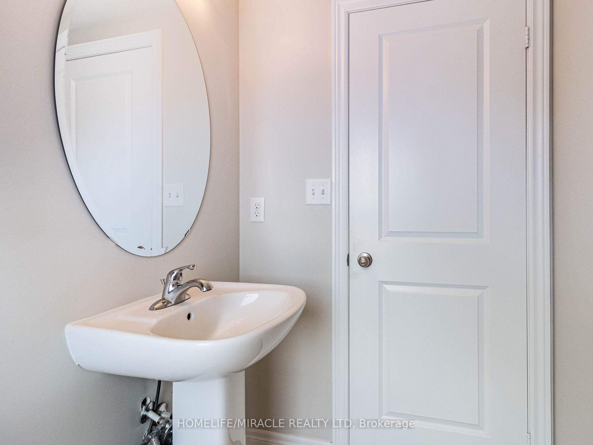 Photo 30 of 43 Finegan Circle, Brampton, Northwest Brampton — HOMEH