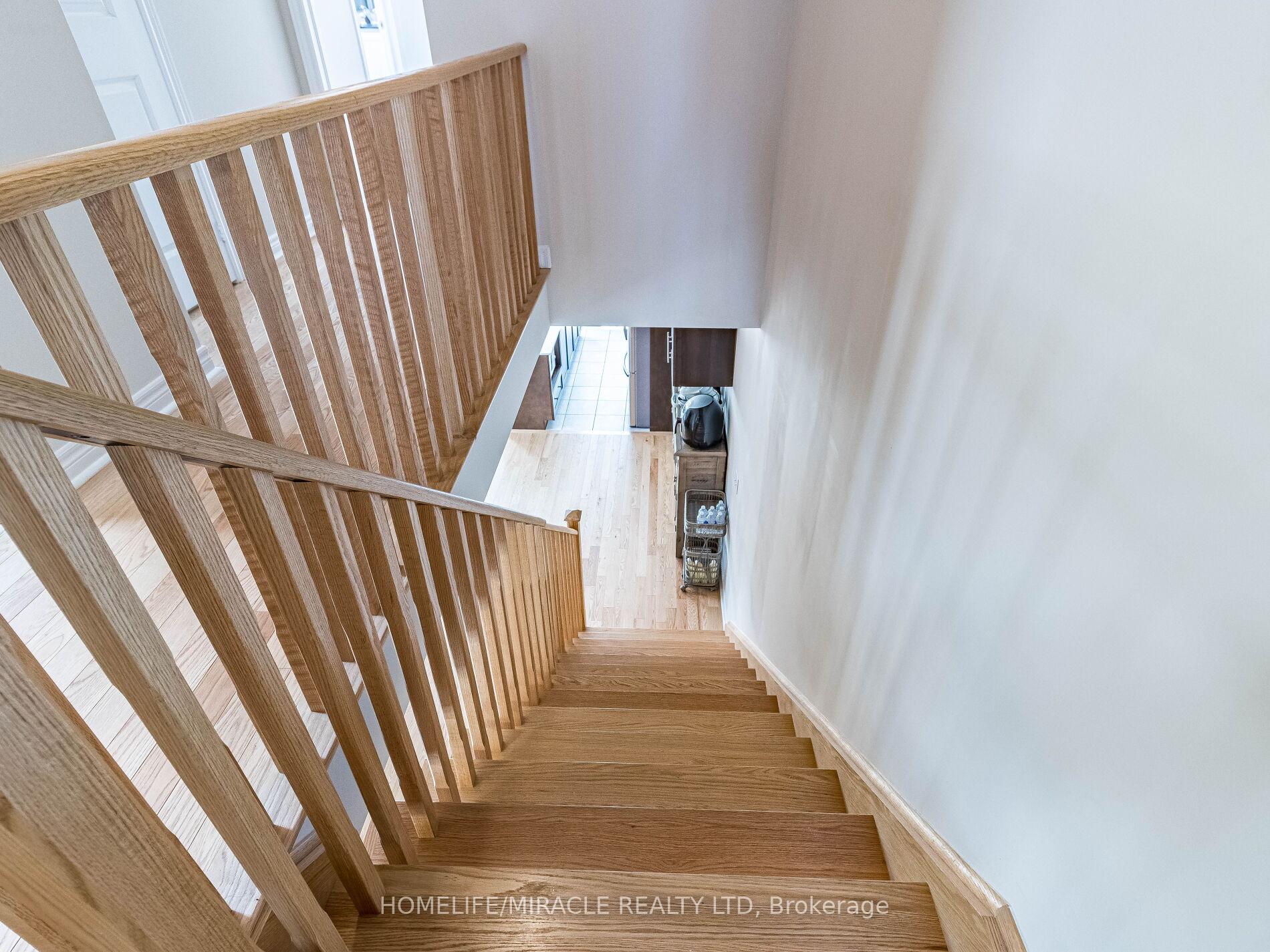 Photo 26 of 43 Finegan Circle, Brampton, Northwest Brampton — HOMEH