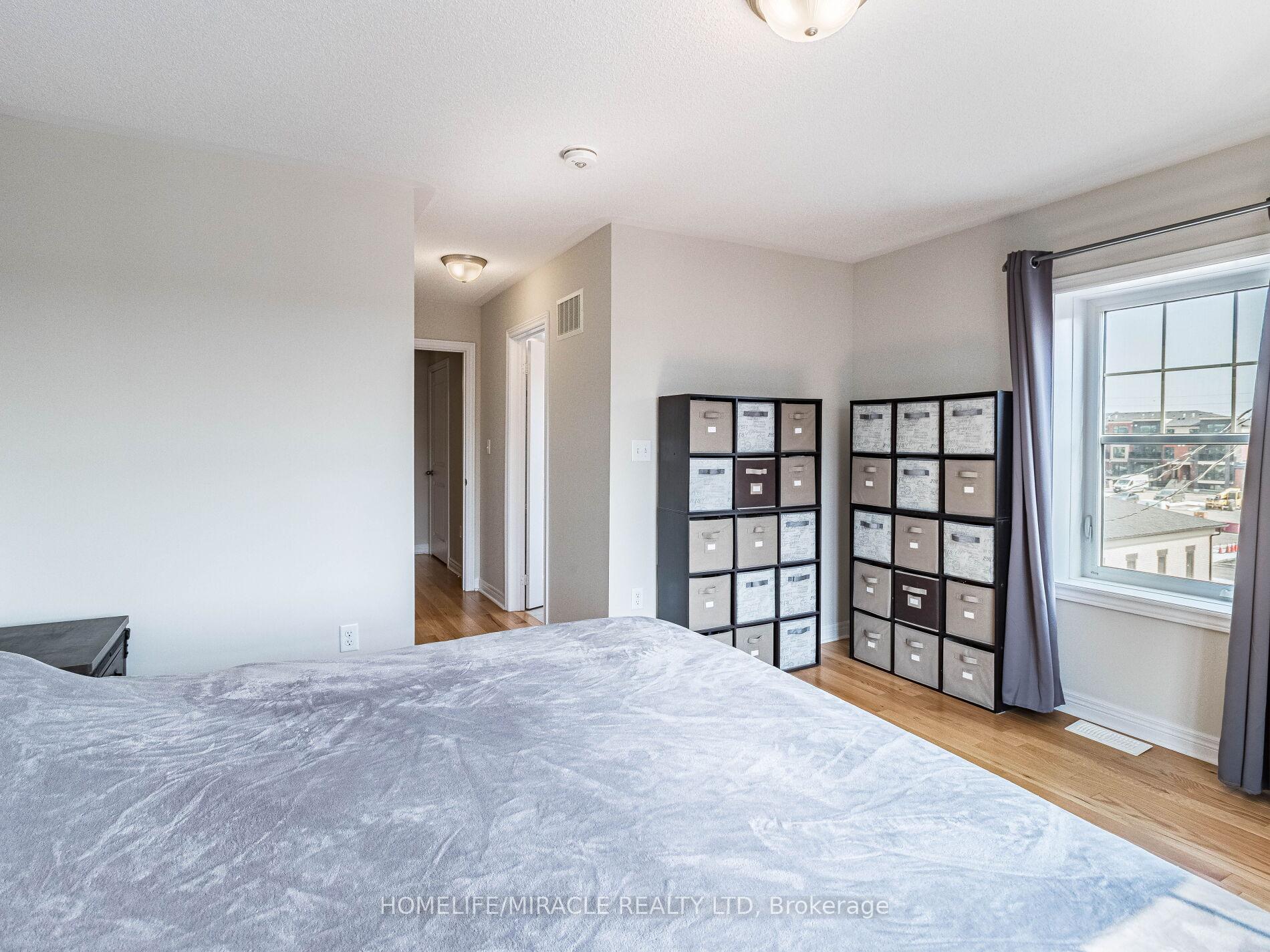 Photo 33 of 43 Finegan Circle, Brampton, Northwest Brampton — HOMEH