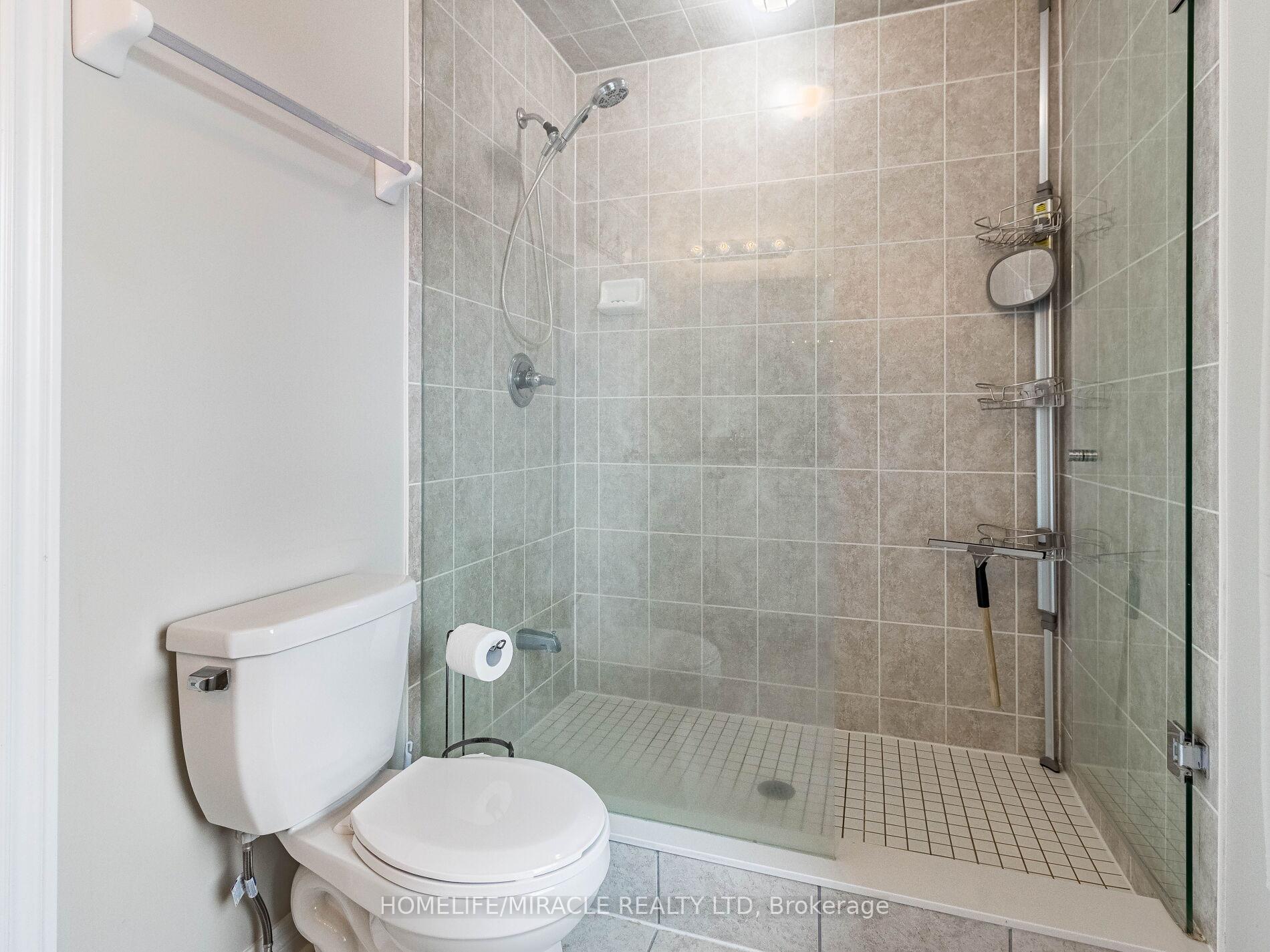 Photo 42 of 43 Finegan Circle, Brampton, Northwest Brampton — HOMEH