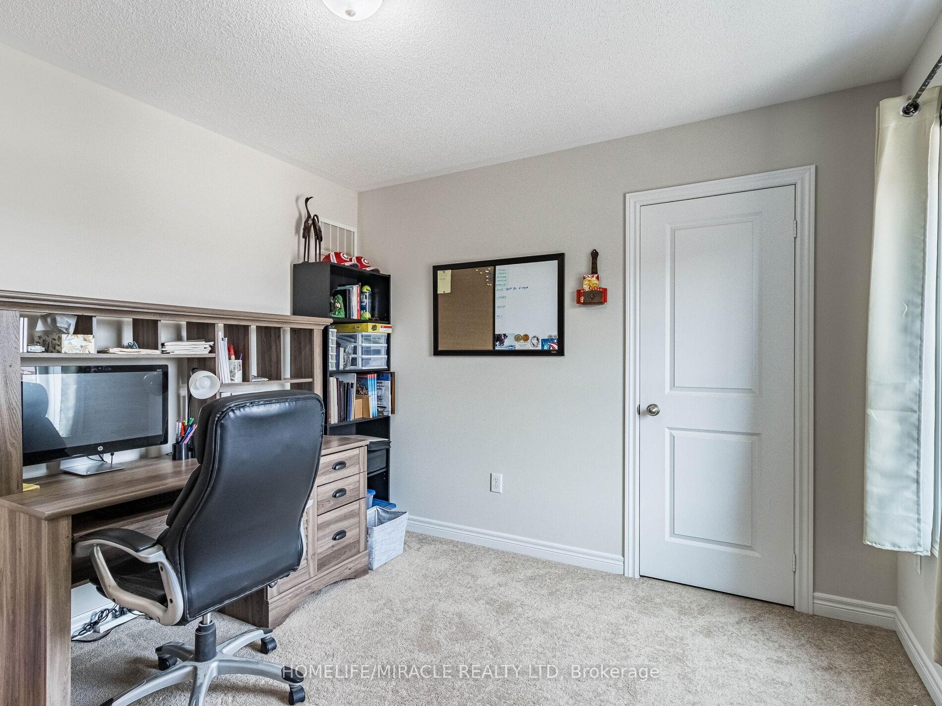 Photo 36 of 43 Finegan Circle, Brampton, Northwest Brampton — HOMEH
