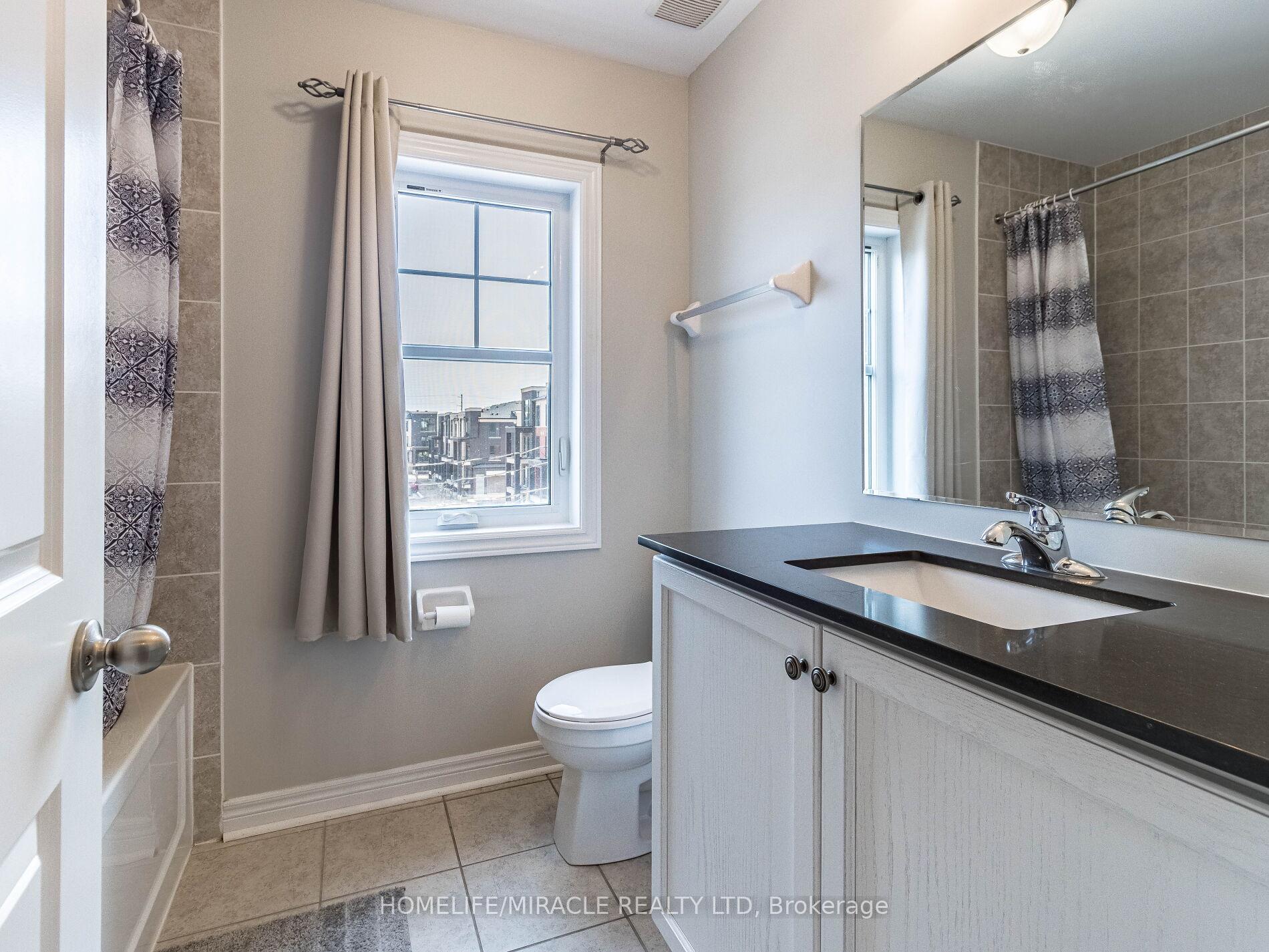 Photo 41 of 43 Finegan Circle, Brampton, Northwest Brampton — HOMEH
