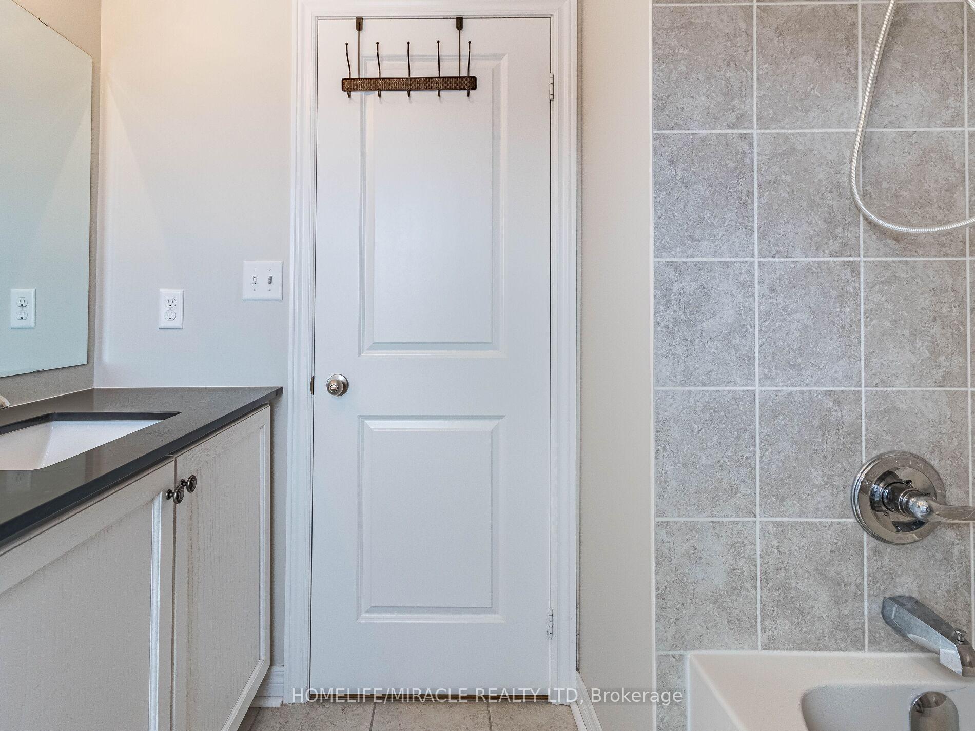 Photo 43 of 43 Finegan Circle, Brampton, Northwest Brampton — HOMEH