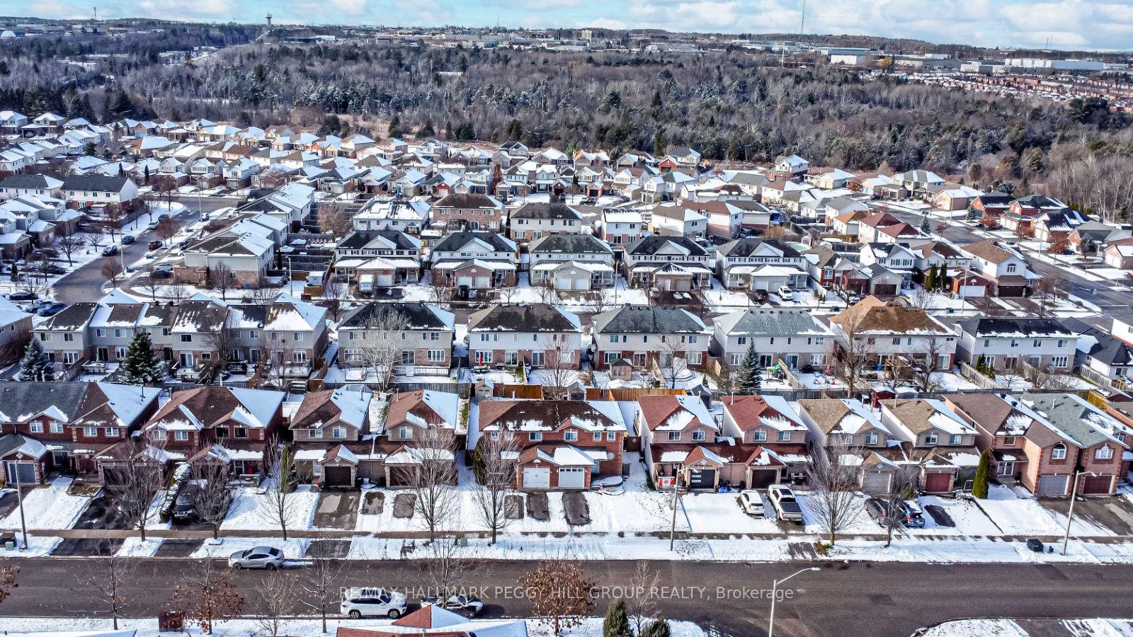 Photo 3 of 211 Nathan Crescent, Barrie, Painswick South — HOMEH