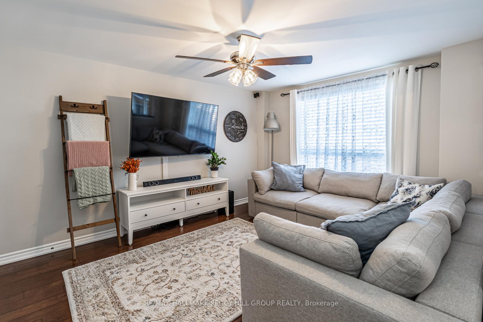 Photo 4 of 211 Nathan Crescent, Barrie, Painswick South — HOMEH
