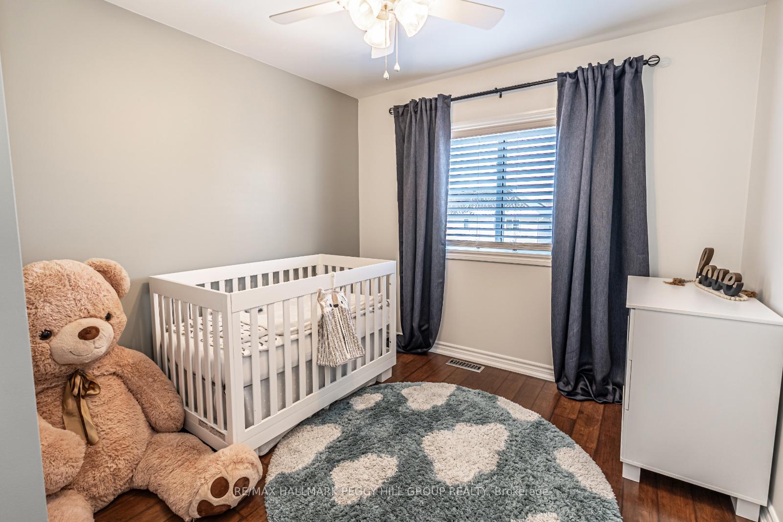 Photo 9 of 211 Nathan Crescent, Barrie, Painswick South — HOMEH