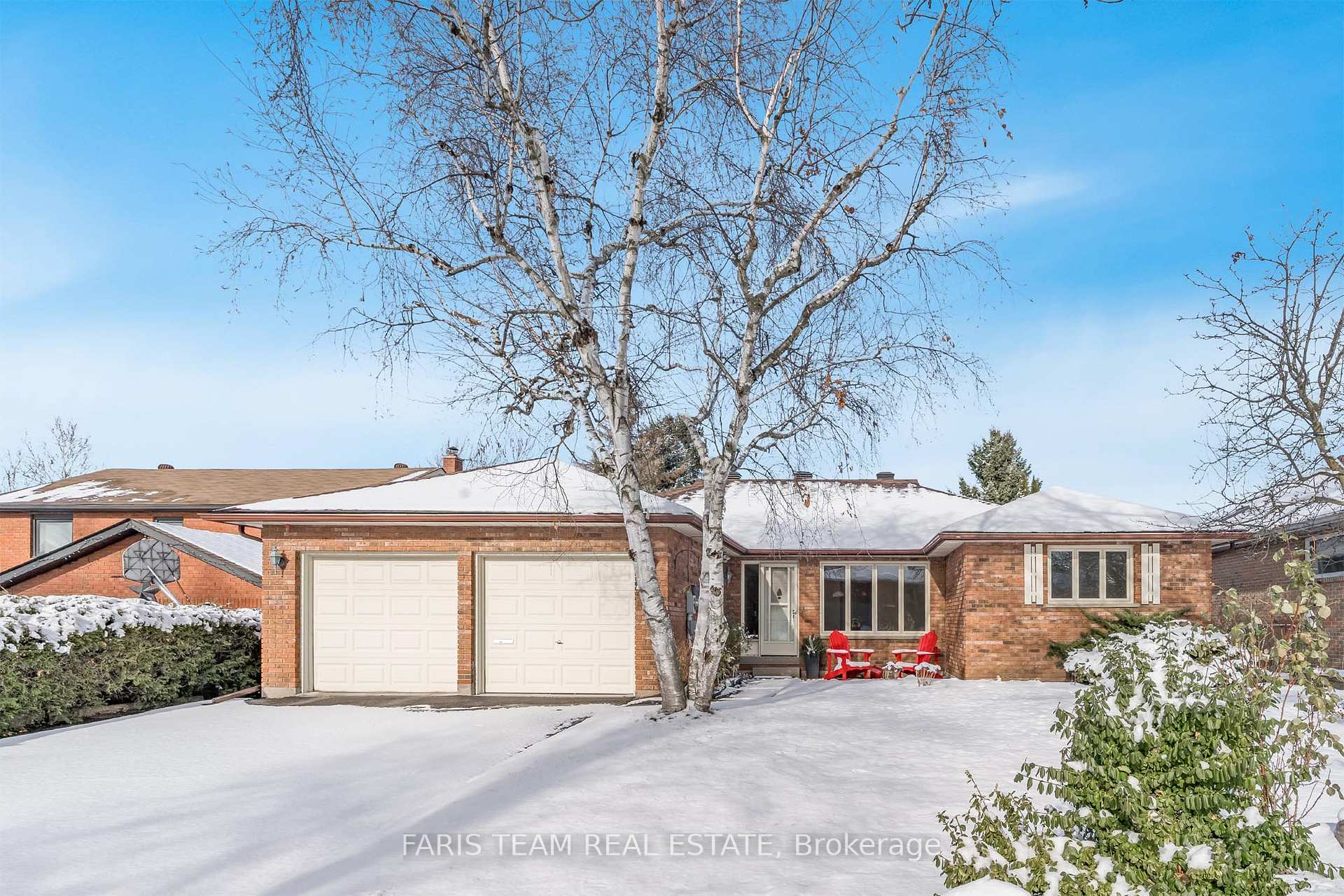 Front of 431 Innisfil Street