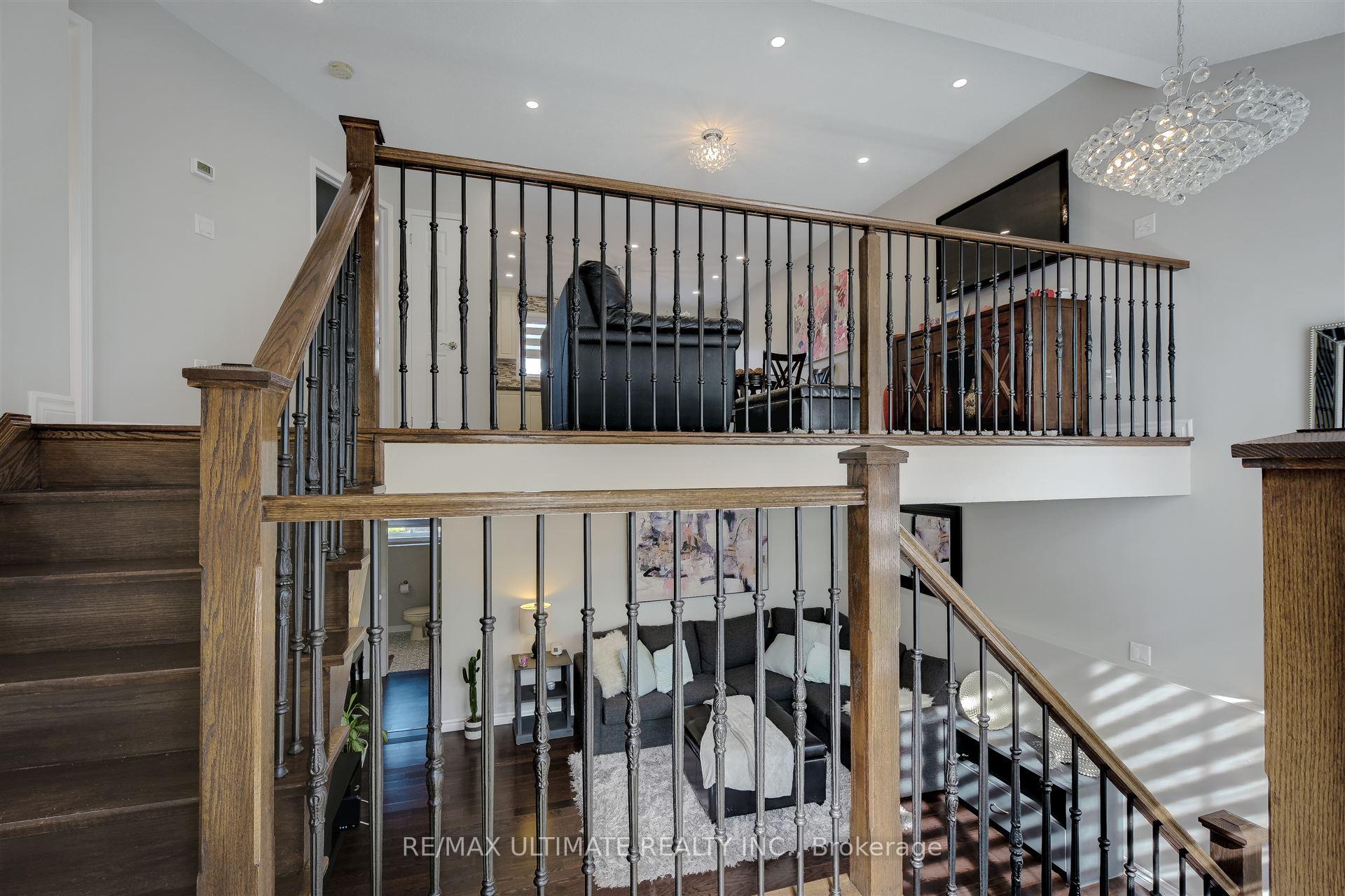 Photo 3 of 158 Hanmer Street E, Barrie, East Bayfield — HOMEH