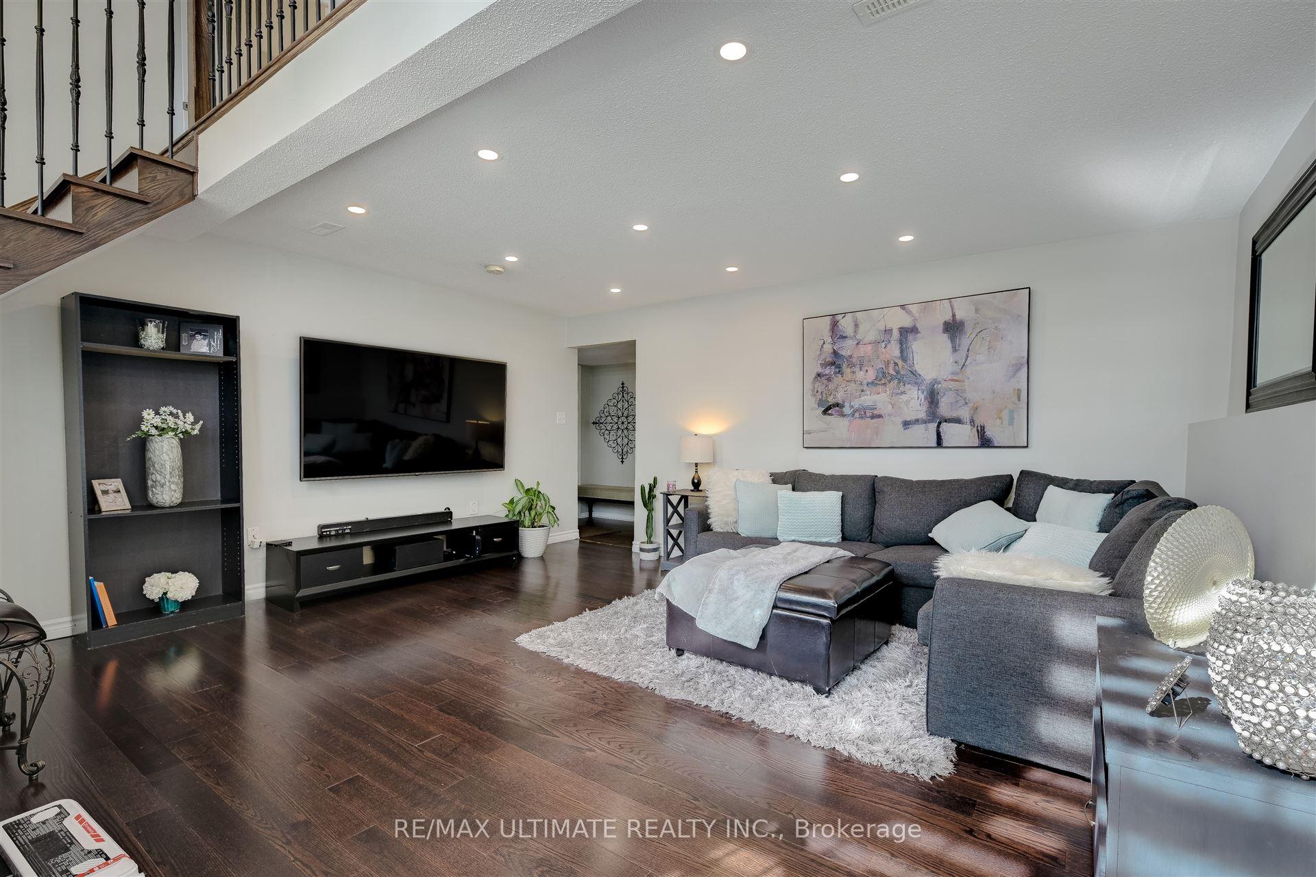 Photo 5 of 158 Hanmer Street E, Barrie, East Bayfield — HOMEH