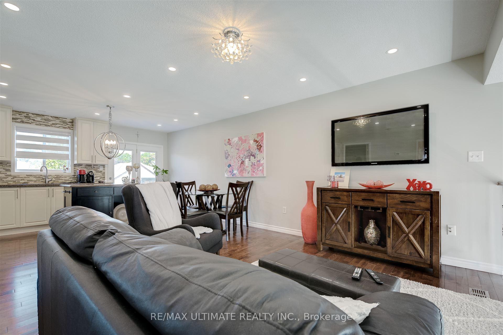 Photo 11 of 158 Hanmer Street E, Barrie, East Bayfield — HOMEH