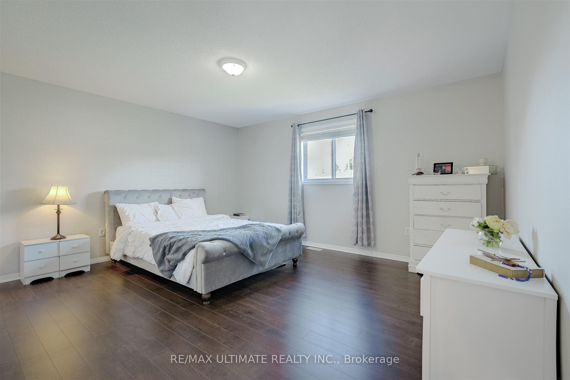 Photo 23 of 158 Hanmer Street E, Barrie, East Bayfield — HOMEH