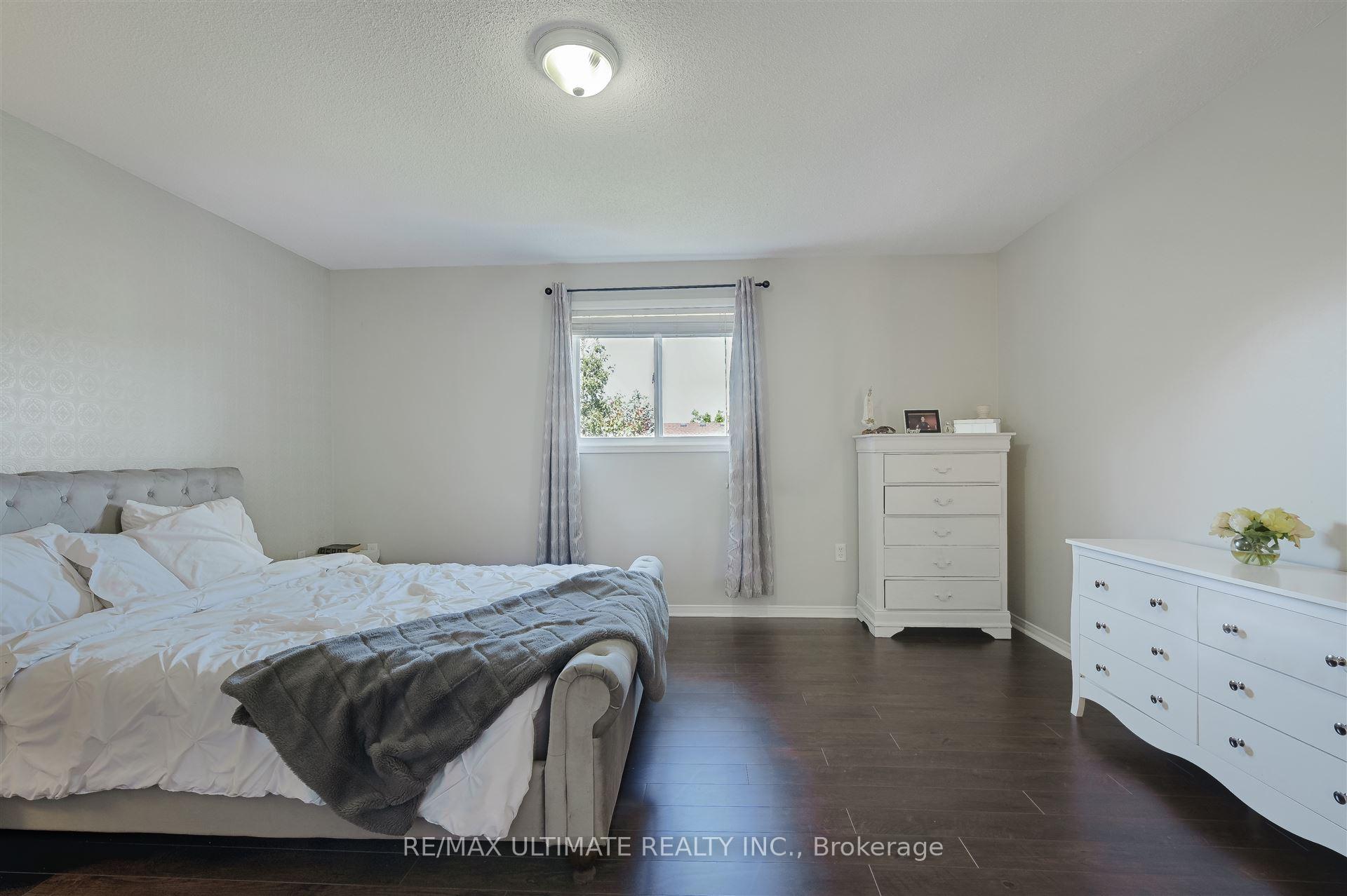 Photo 24 of 158 Hanmer Street E, Barrie, East Bayfield — HOMEH