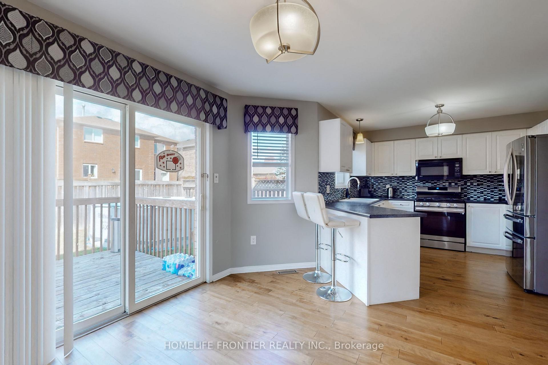 Photo 10 of 48 Patrick Drive, Barrie, Painswick South — HOMEH