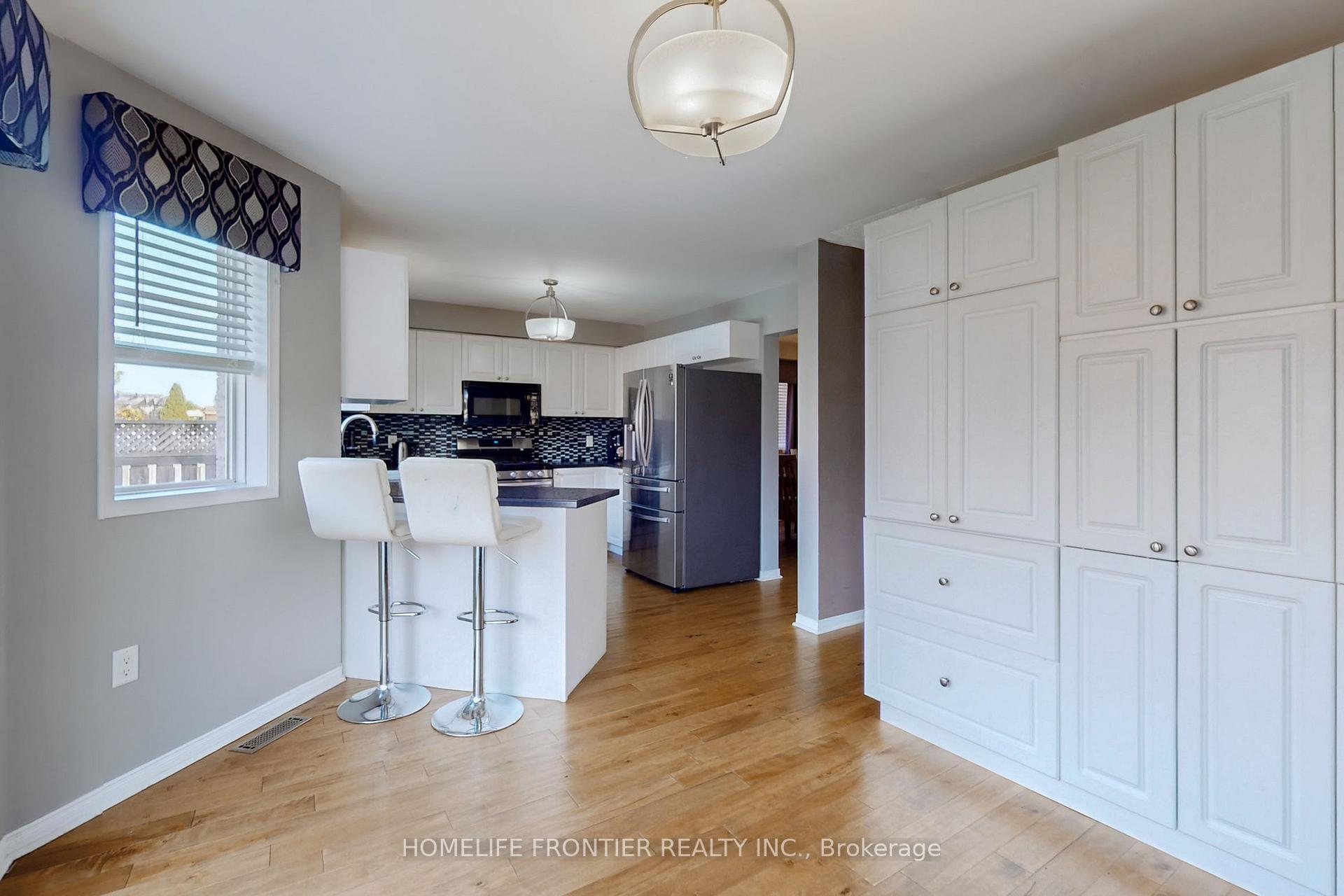 Photo 11 of 48 Patrick Drive, Barrie, Painswick South — HOMEH