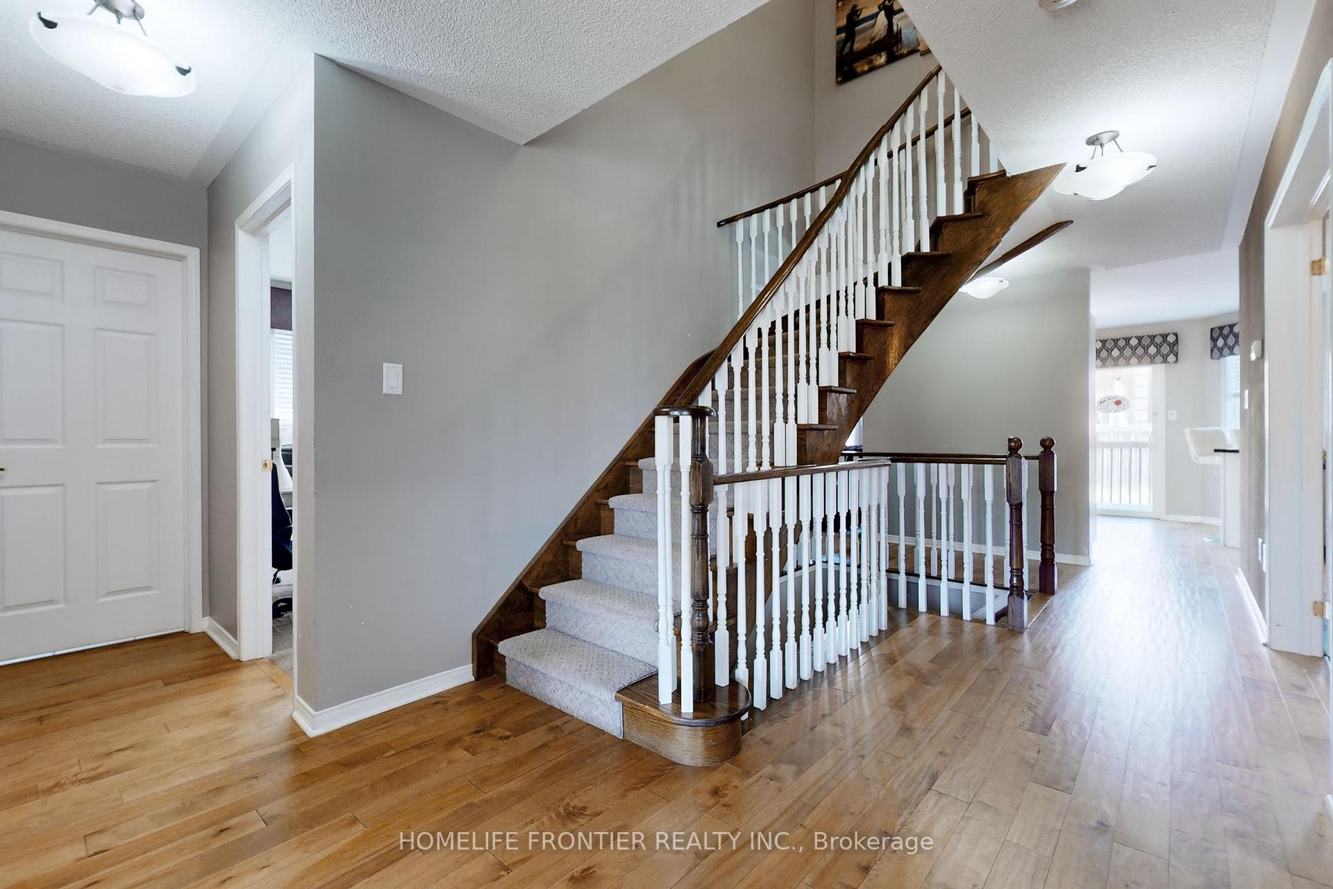 Photo 18 of 48 Patrick Drive, Barrie, Painswick South — HOMEH