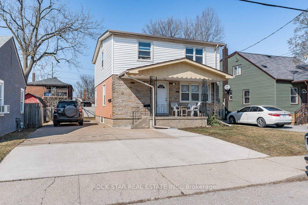 Photo 2 of 81 Grass Avenue, St. Catharines, Downtown — HOMEH