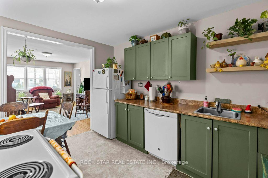 Photo 7 of 81 Grass Avenue, St. Catharines, Downtown — HOMEH