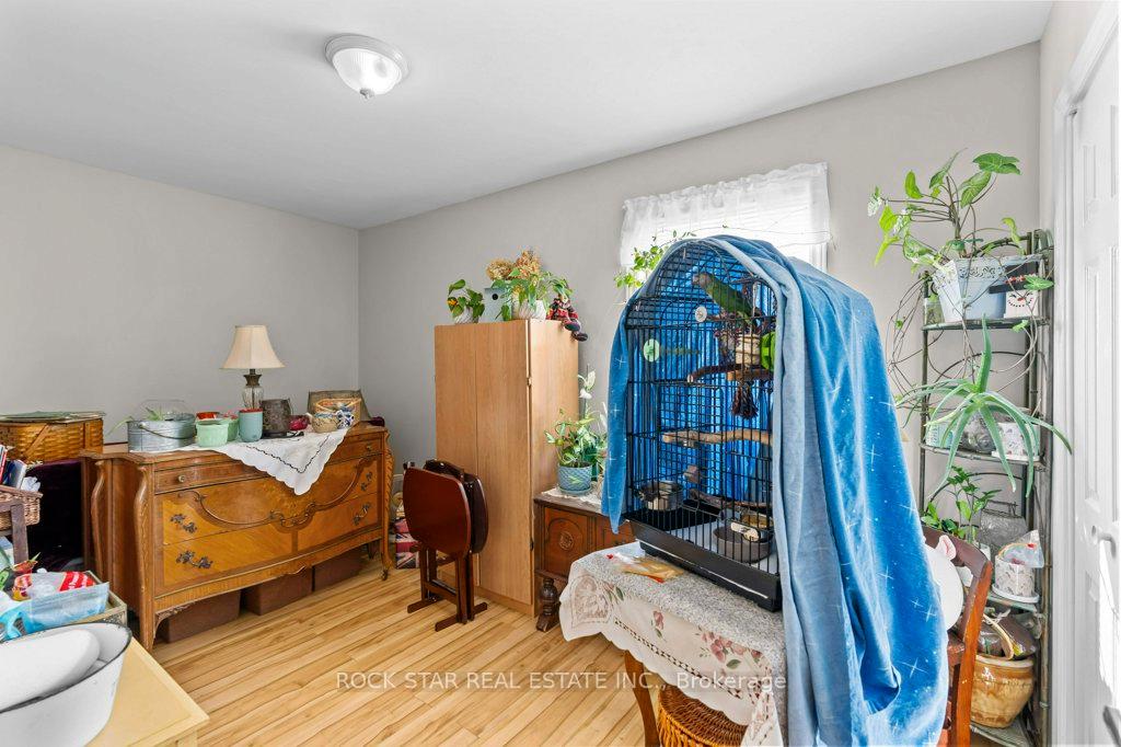Photo 10 of 81 Grass Avenue, St. Catharines, Downtown — HOMEH