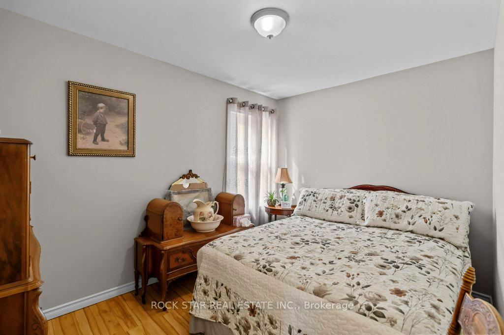Photo 11 of 81 Grass Avenue, St. Catharines, Downtown — HOMEH