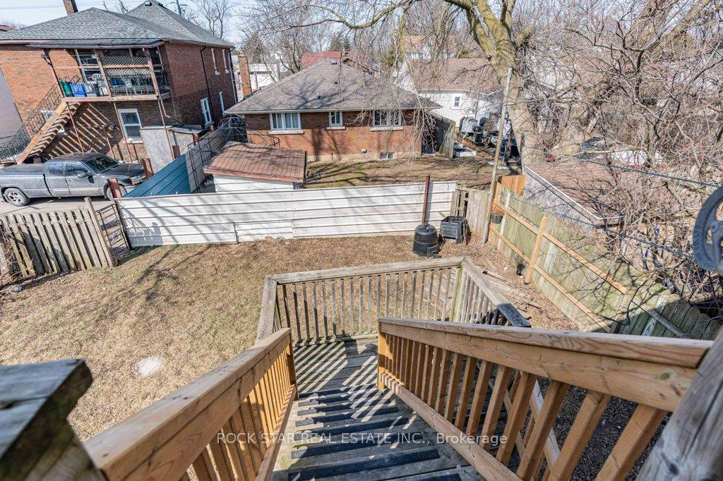 Photo 14 of 81 Grass Avenue, St. Catharines, Downtown — HOMEH