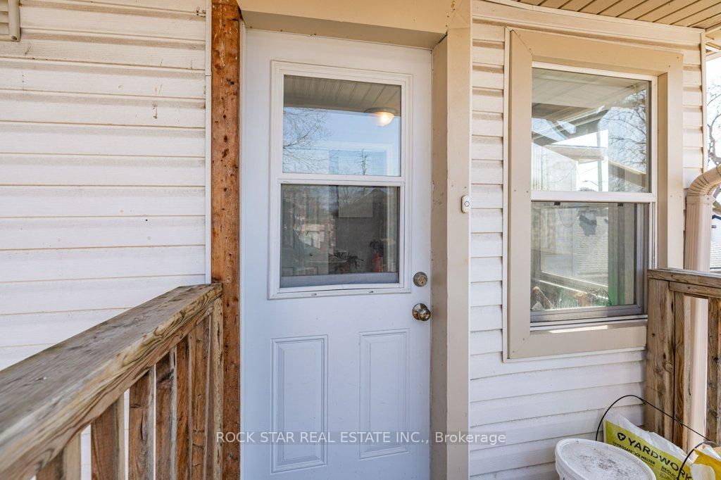 Photo 15 of 81 Grass Avenue, St. Catharines, Downtown — HOMEH