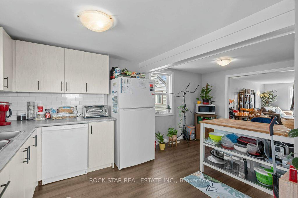 Photo 17 of 81 Grass Avenue, St. Catharines, Downtown — HOMEH