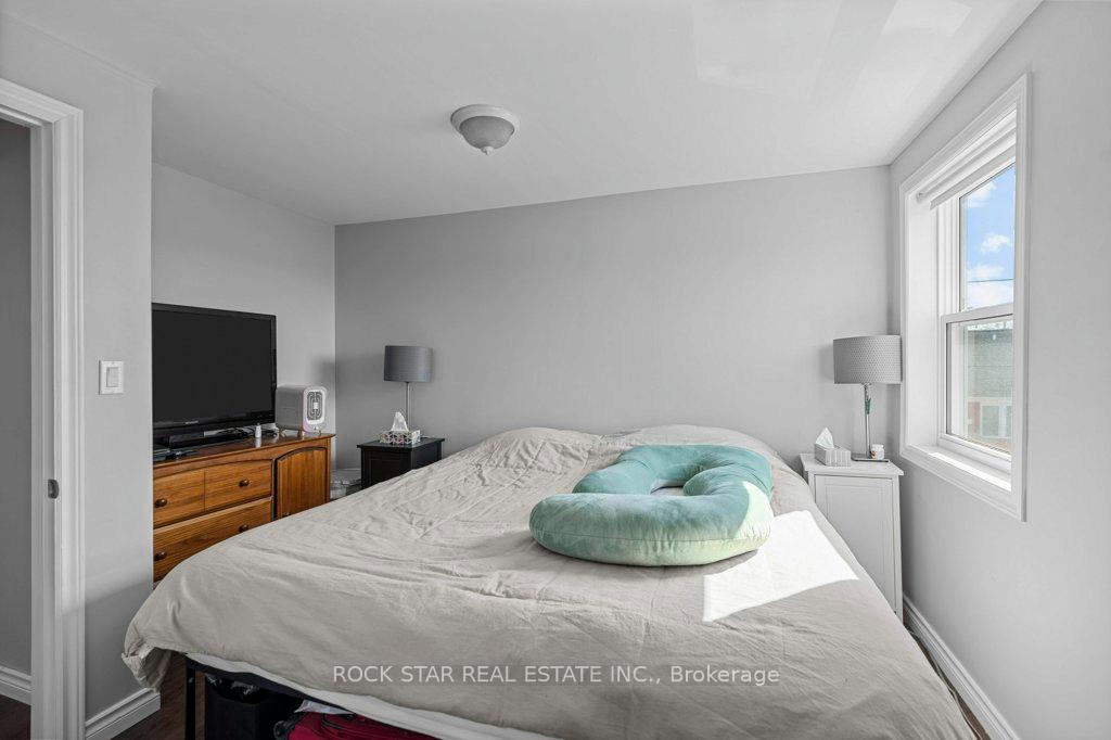 Photo 25 of 81 Grass Avenue, St. Catharines, Downtown — HOMEH