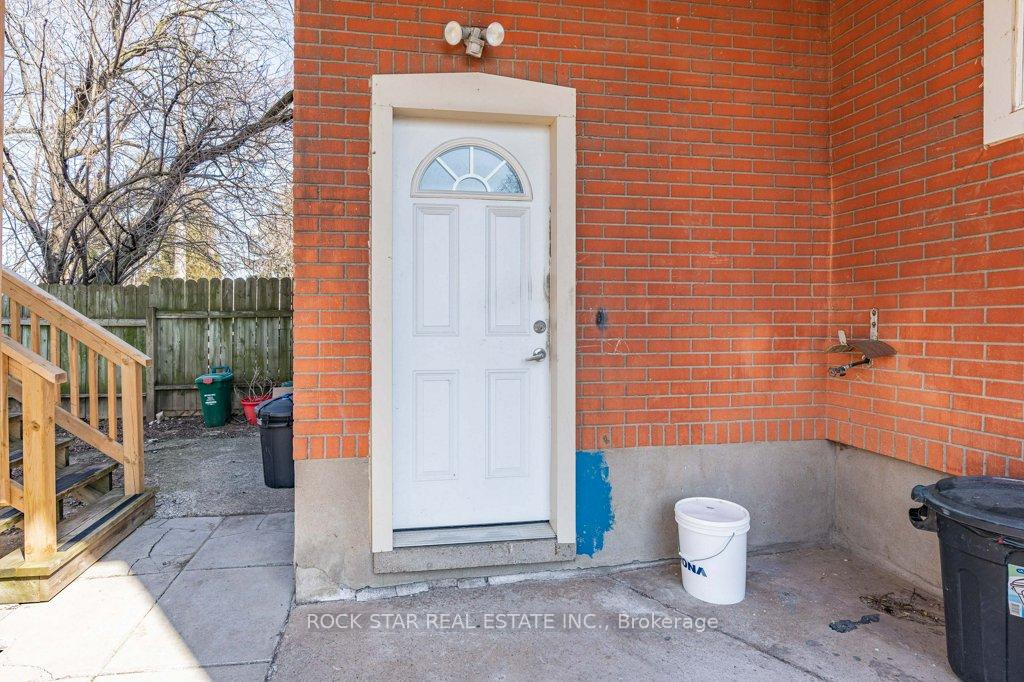 Photo 29 of 81 Grass Avenue, St. Catharines, Downtown — HOMEH