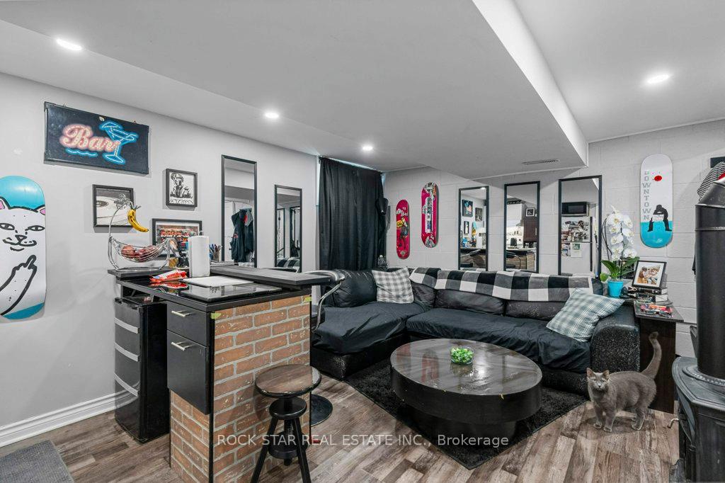 Photo 34 of 81 Grass Avenue, St. Catharines, Downtown — HOMEH