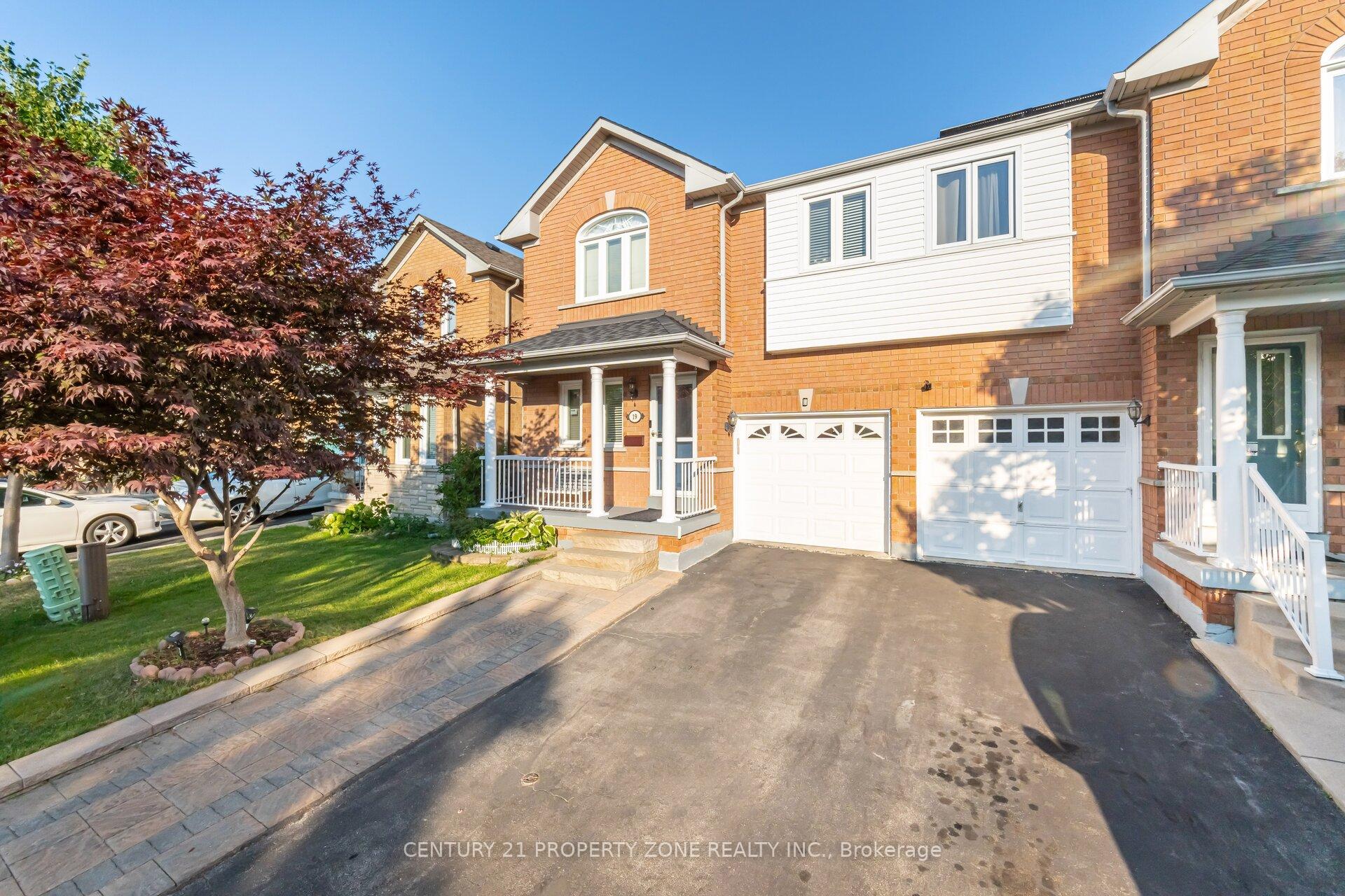 Photo 1 of 19 Streamside Lane, Brampton, Sandringham-Wellington — HOMEH