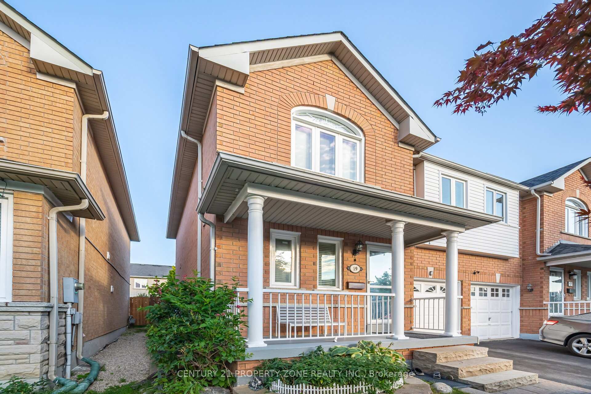 Photo 6 of 19 Streamside Lane, Brampton, Sandringham-Wellington — HOMEH