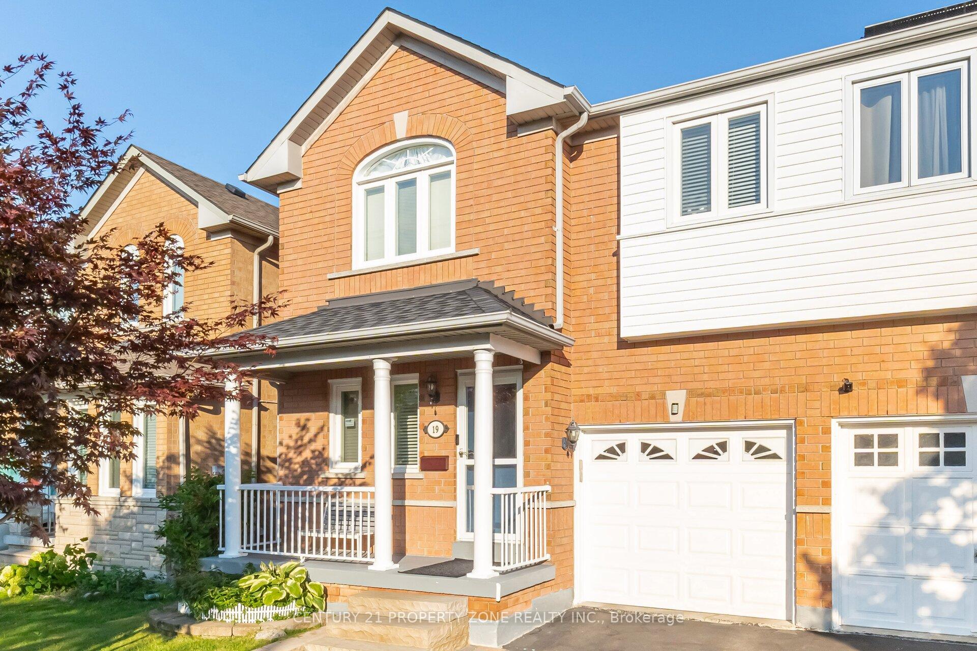 Photo 3 of 19 Streamside Lane, Brampton, Sandringham-Wellington — HOMEH
