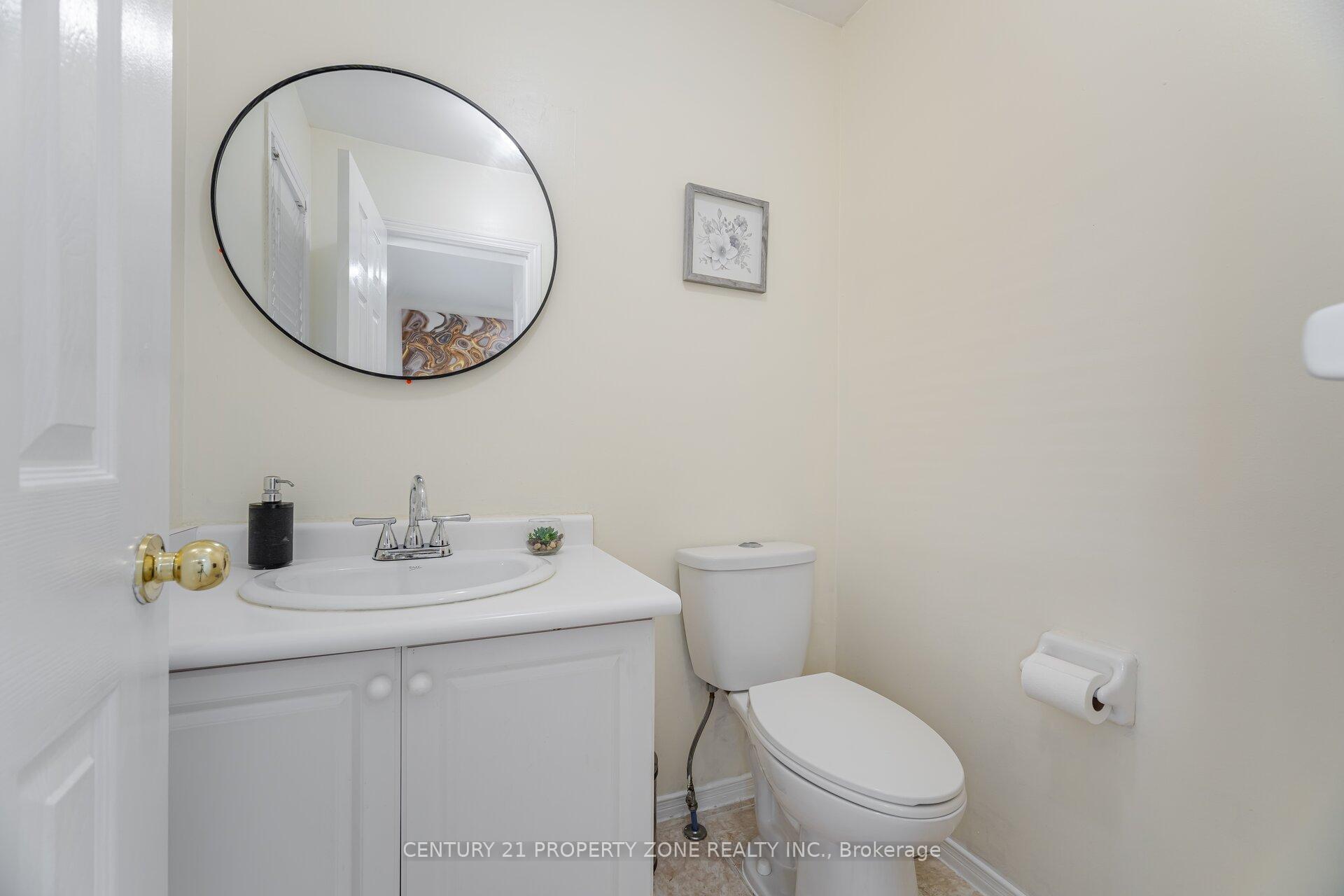 Photo 10 of 19 Streamside Lane, Brampton, Sandringham-Wellington — HOMEH