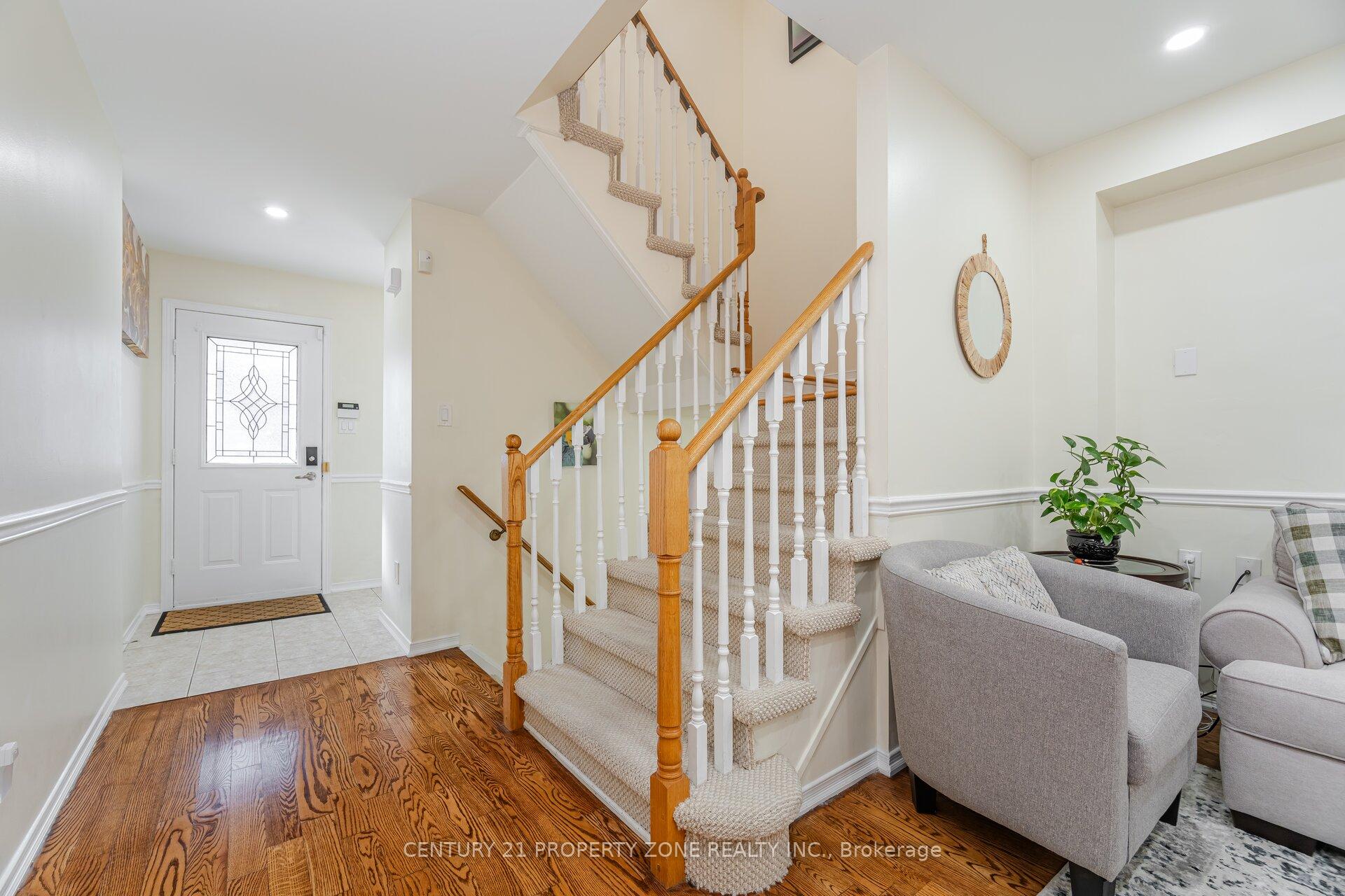 Photo 8 of 19 Streamside Lane, Brampton, Sandringham-Wellington — HOMEH