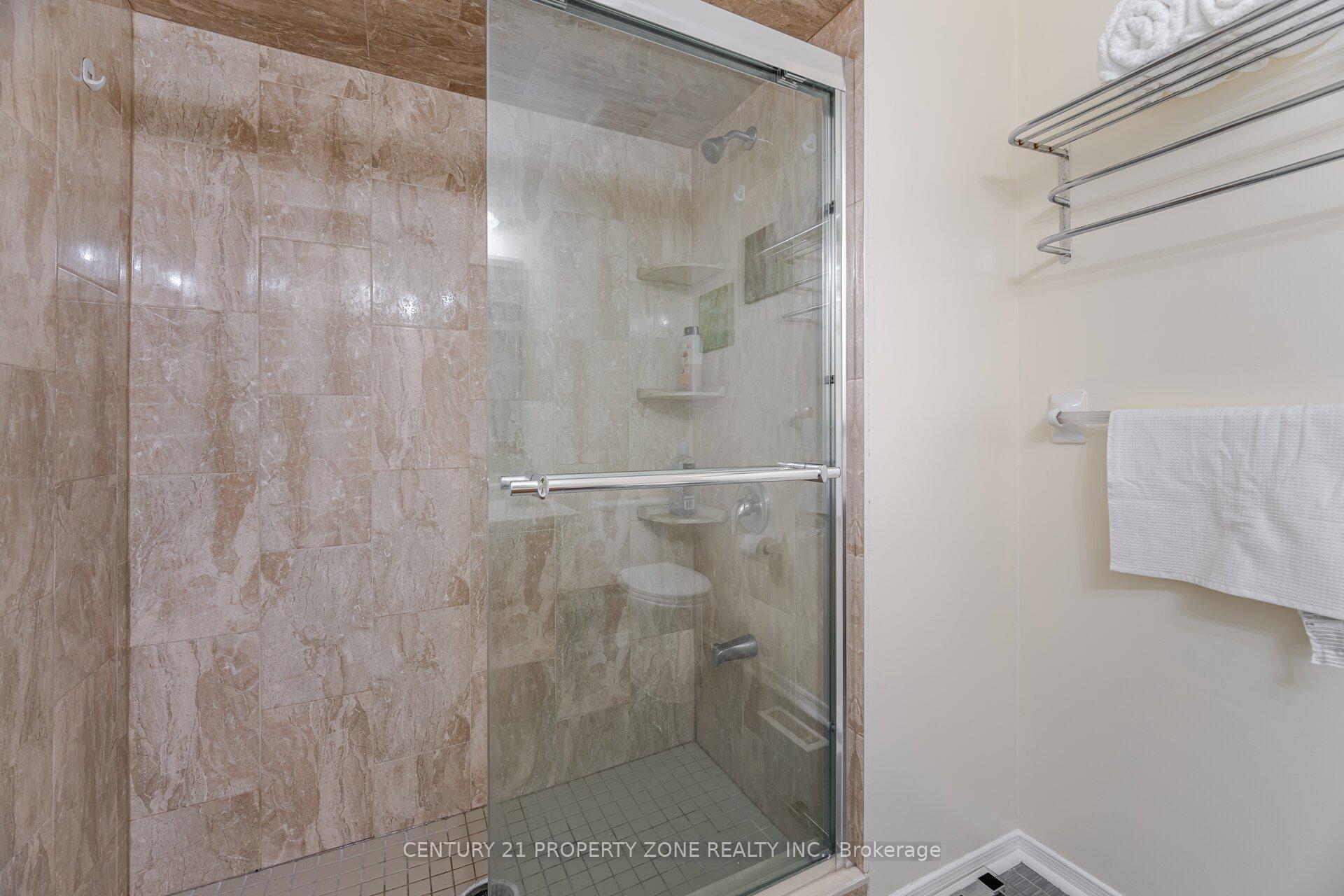 Photo 38 of 19 Streamside Lane, Brampton, Sandringham-Wellington — HOMEH