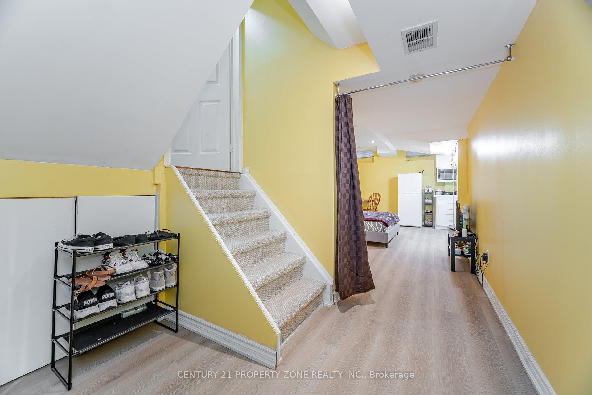 Photo 20 of 19 Streamside Lane, Brampton, Sandringham-Wellington — HOMEH