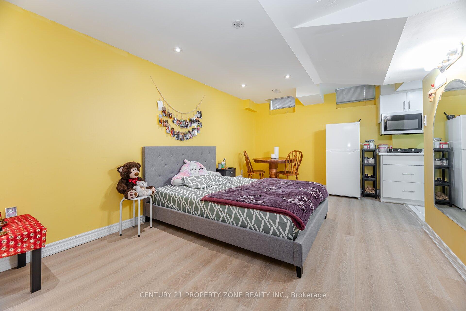 Photo 36 of 19 Streamside Lane, Brampton, Sandringham-Wellington — HOMEH