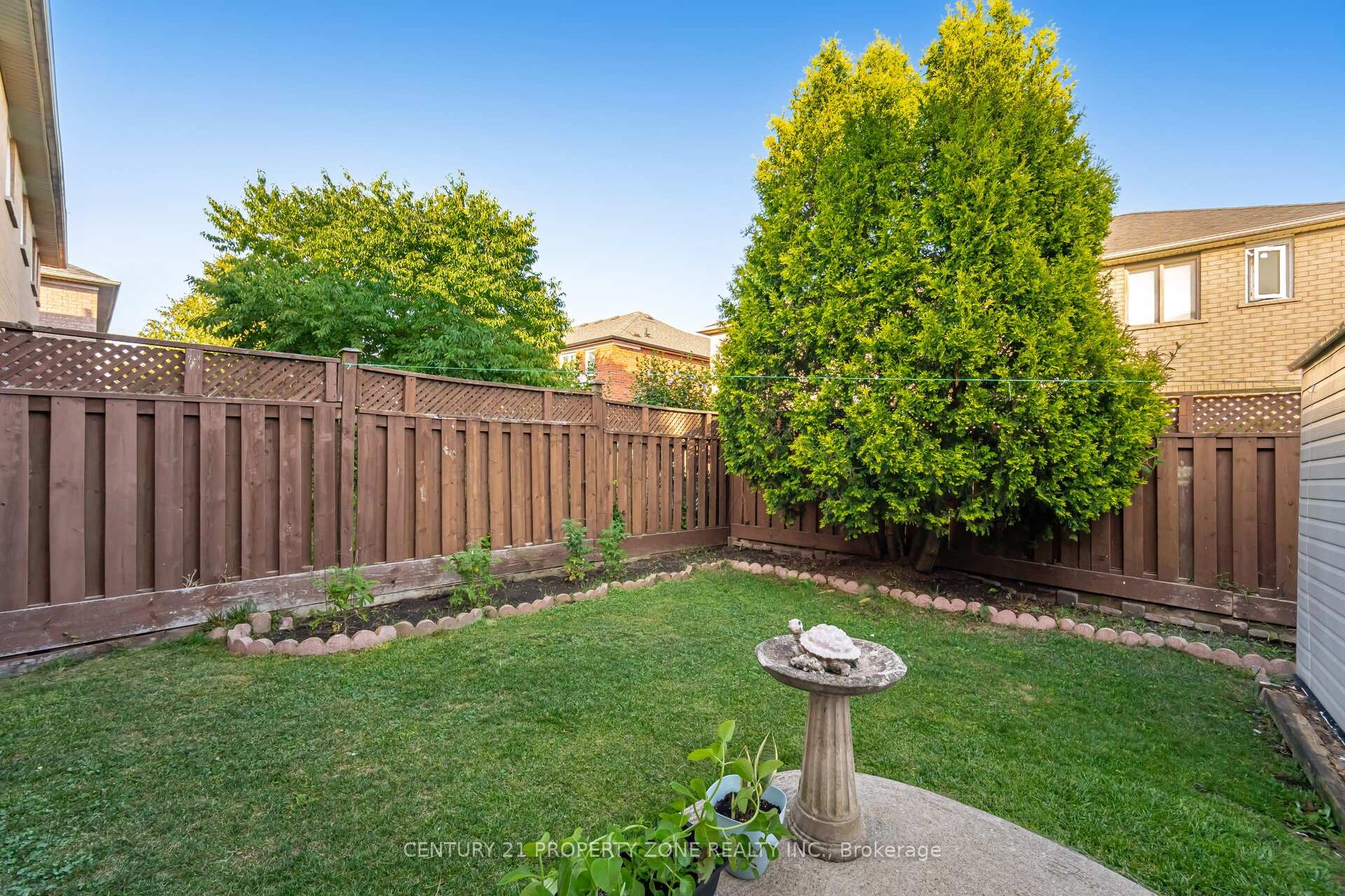 Photo 32 of 19 Streamside Lane, Brampton, Sandringham-Wellington — HOMEH