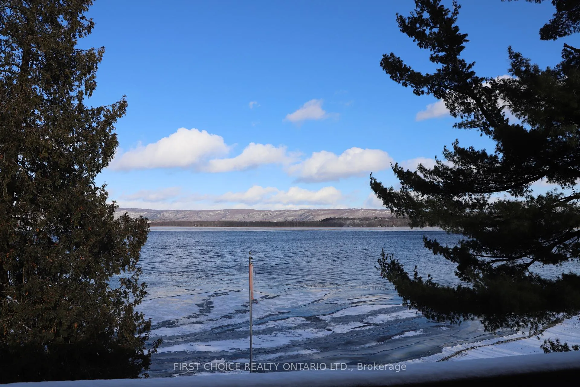 Photo 2 of 2890 Barlow Crescent, Ottawa, Dunrobin Shores — HOMEH