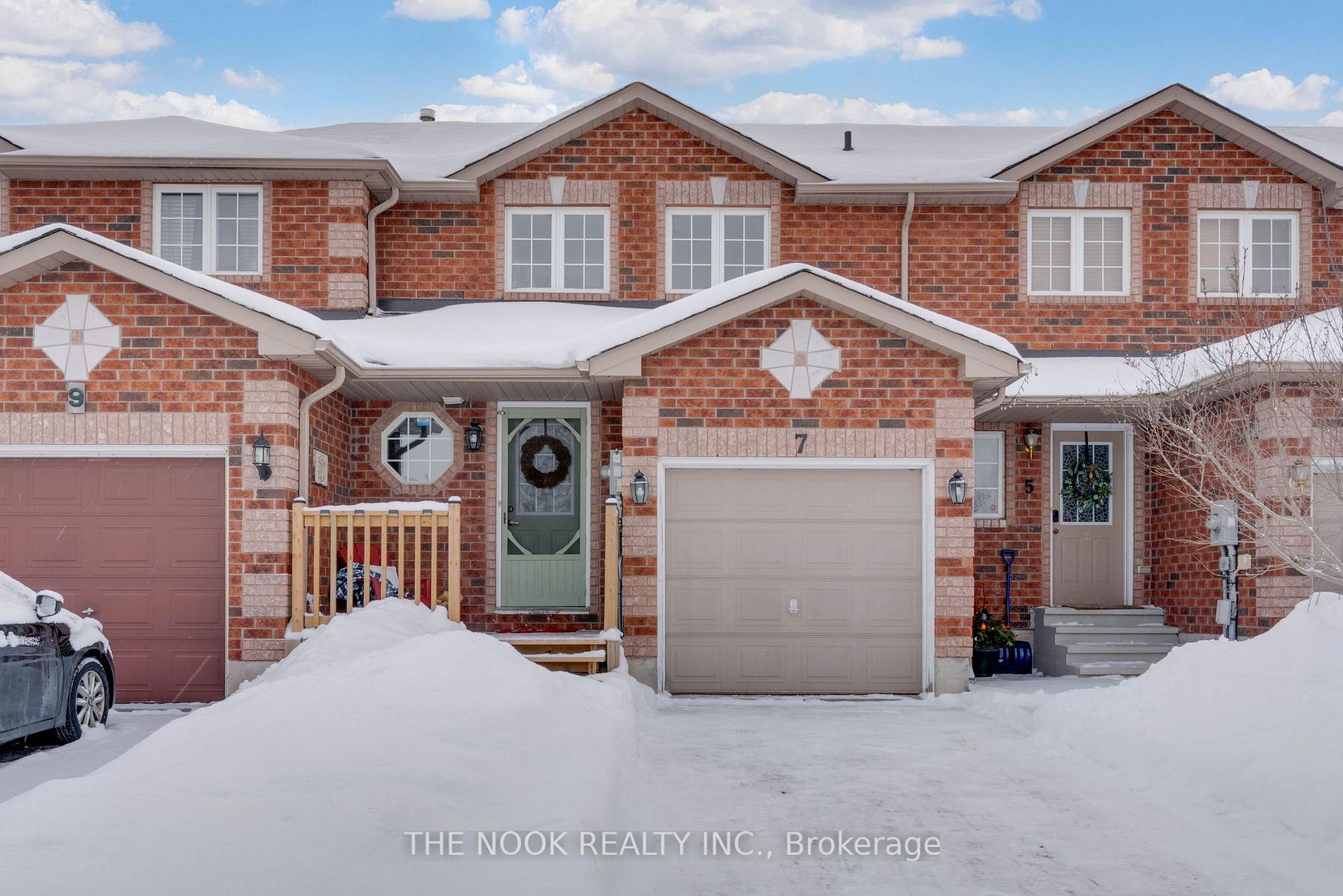 Photo 1 of 7 Coronation Parkway, Barrie, Innis-Shore — HOMEH