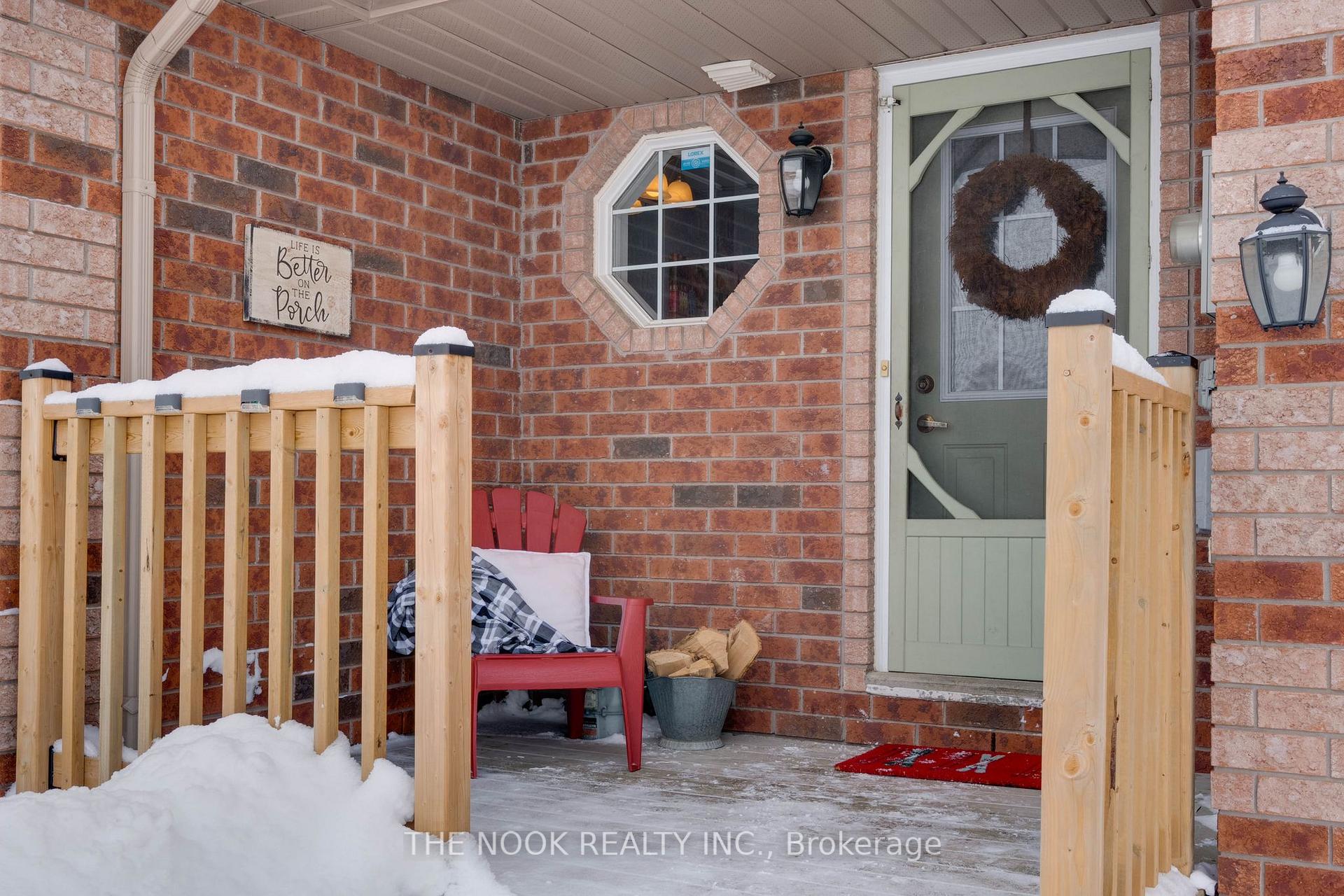 Photo 3 of 7 Coronation Parkway, Barrie, Innis-Shore — HOMEH