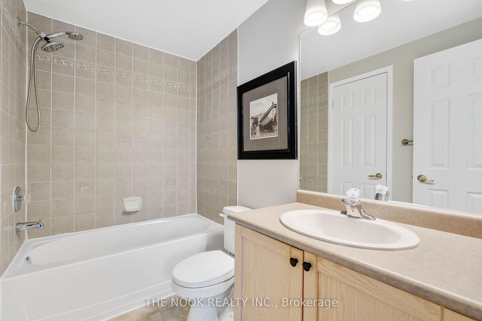 Photo 13 of 7 Coronation Parkway, Barrie, Innis-Shore — HOMEH