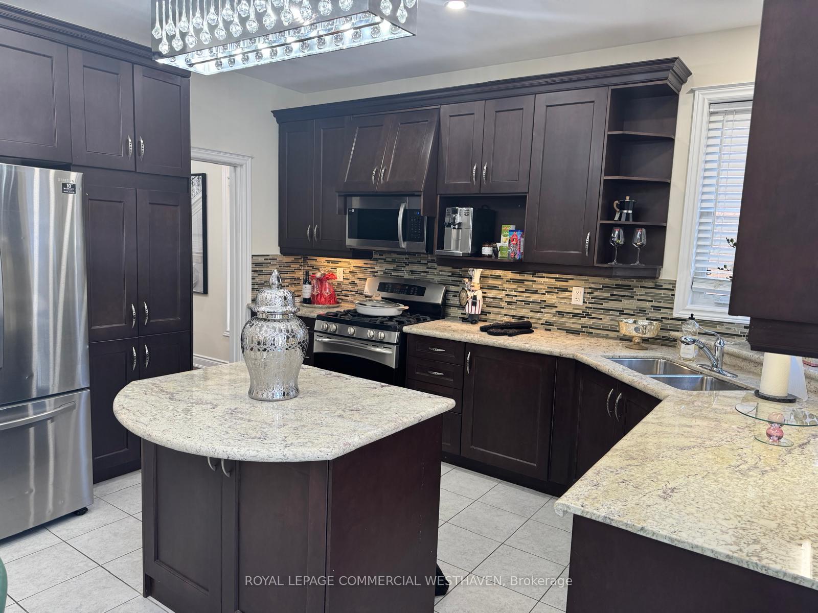 Photo 6 of 15 Quatro Crescent, Brampton, Bram East — HOMEH