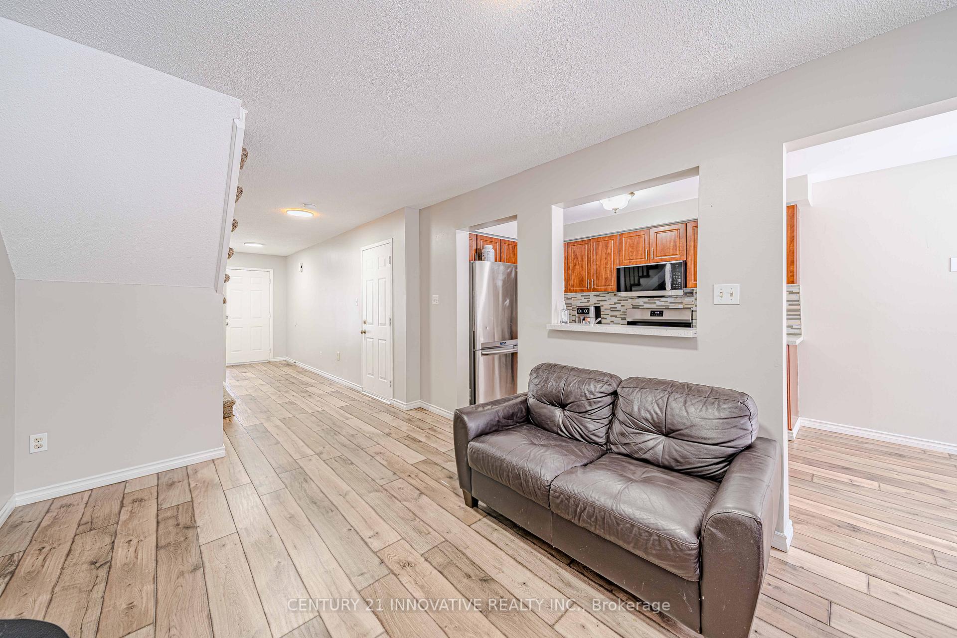 Photo 9 of 83 Cunningham Drive S, Barrie, Ardagh — HOMEH