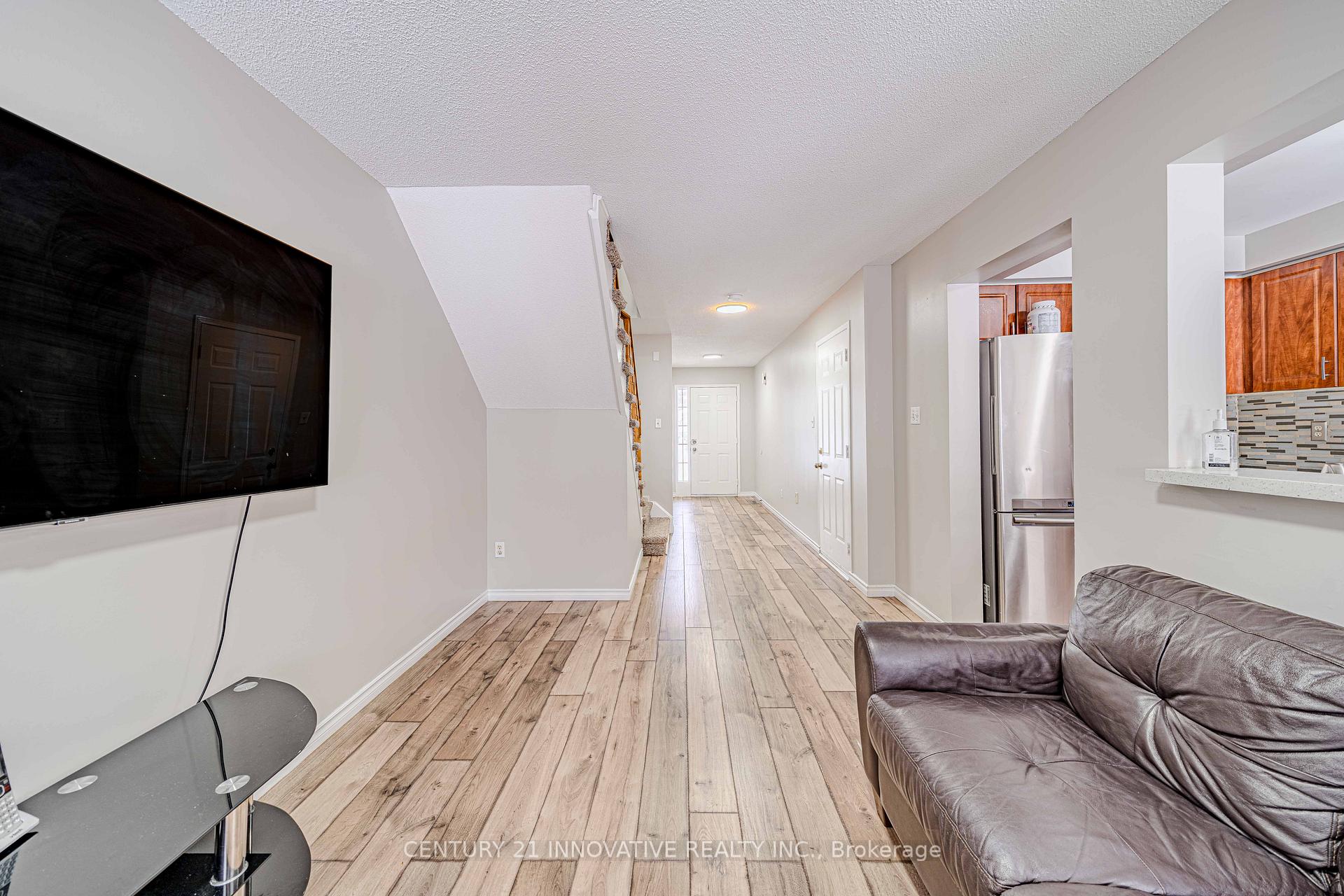 Photo 10 of 83 Cunningham Drive S, Barrie, Ardagh — HOMEH
