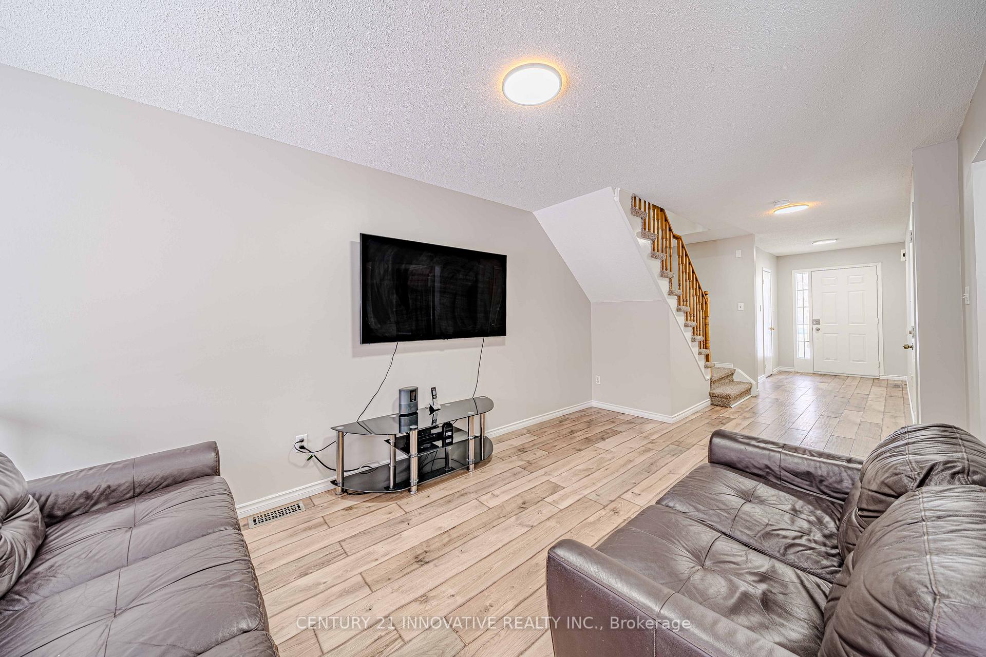 Photo 11 of 83 Cunningham Drive S, Barrie, Ardagh — HOMEH
